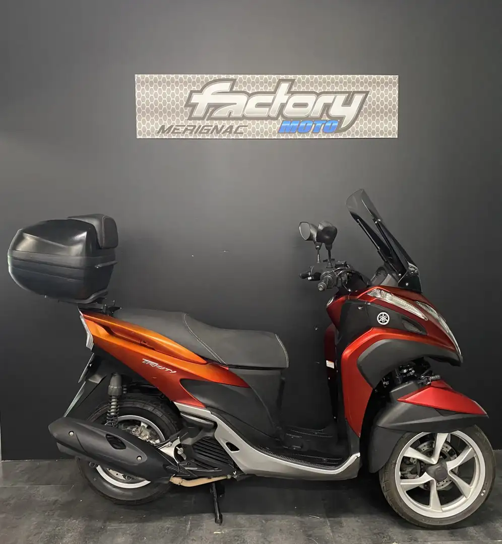 Yamaha TriCity Red - 1