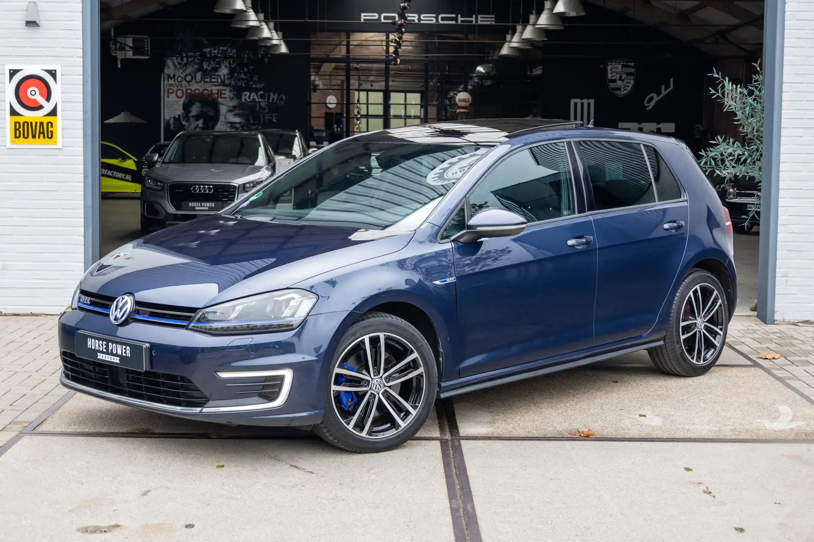 Volkswagen Golf GTE 1.4 TSI Connected Series *Pano | ACC | Navi | Clim Blauw - 1
