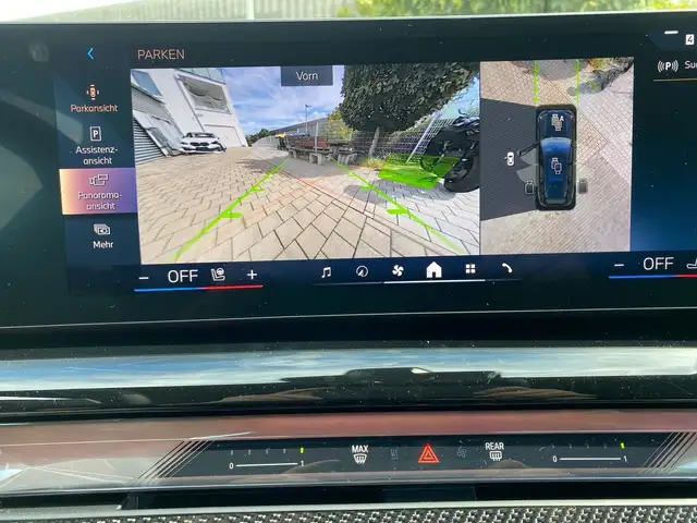 BMW 5 Series view 14