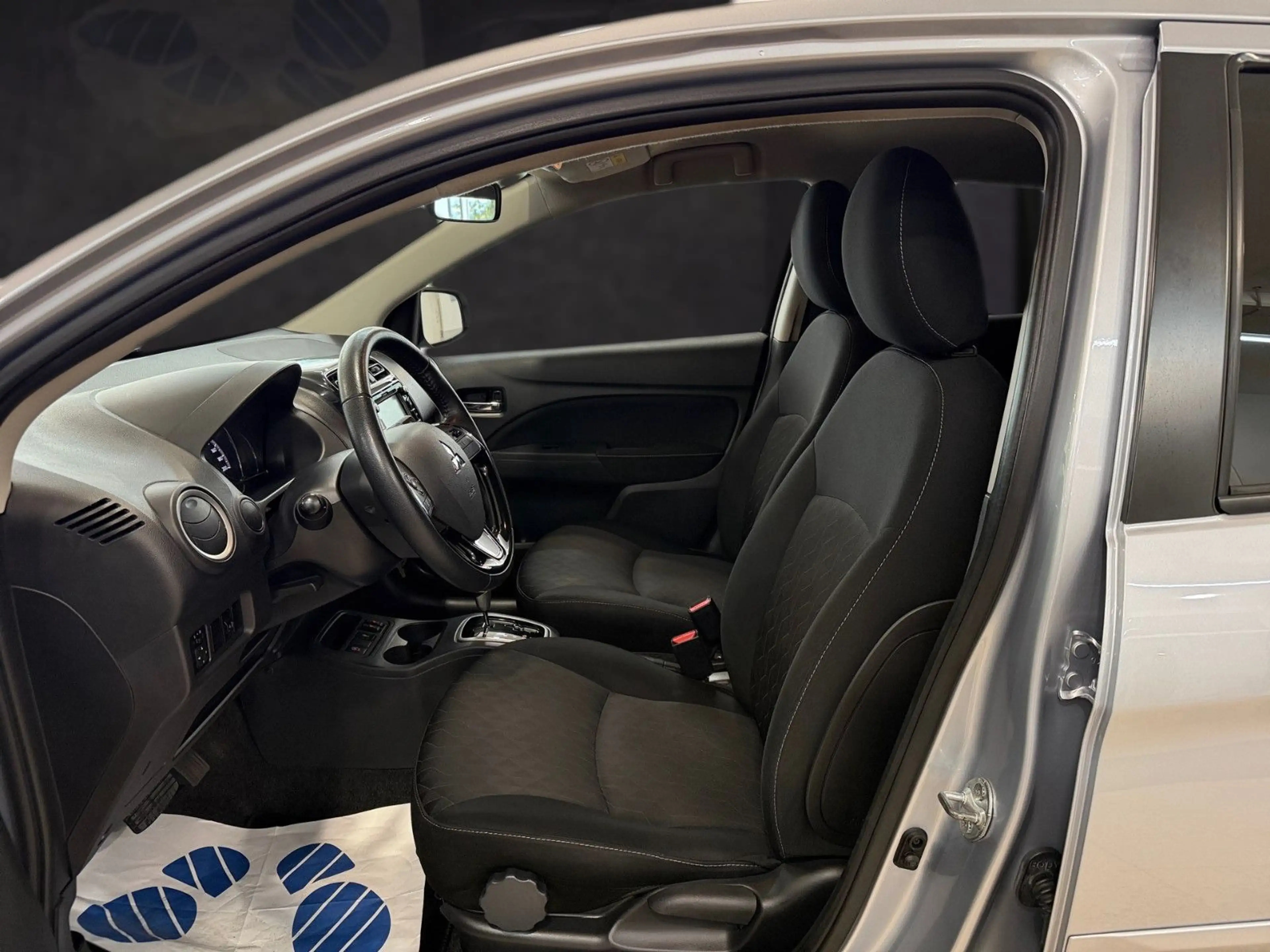 Mitsubishi Space Star Intro Edition+*Navi*aut.*Klima*AHK* — photo 11