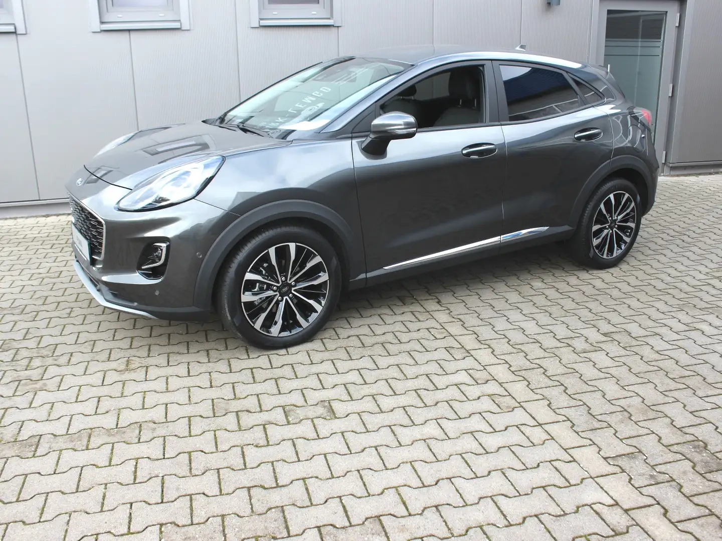 Ford Puma Titanium X Grau - 2