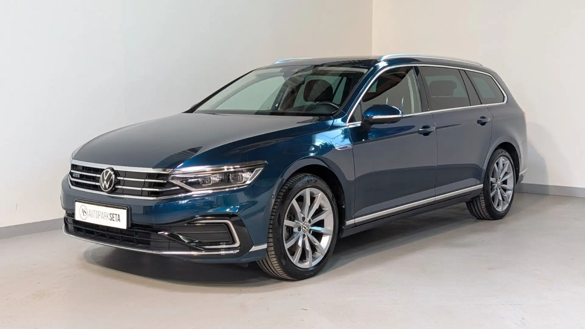 Volkswagen Passat Variant Passat 1.4TSI DSG Var. GTE  AHK*PANO*TRAVEL*360° Blau - 1