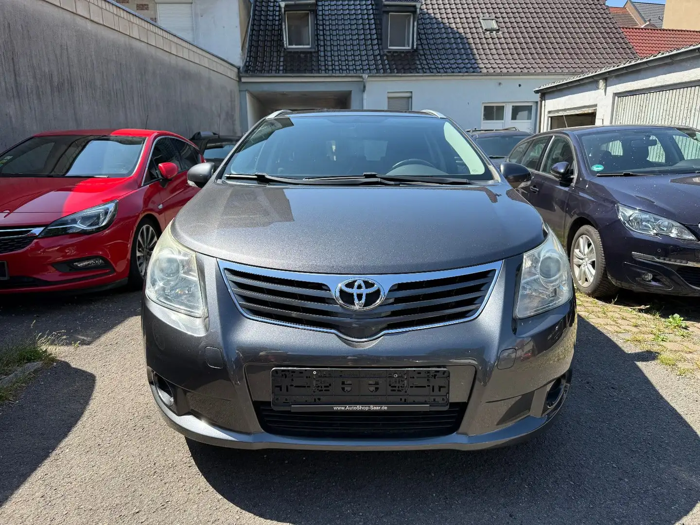 Toyota Avensis 1.6 Kombi Gris - 2