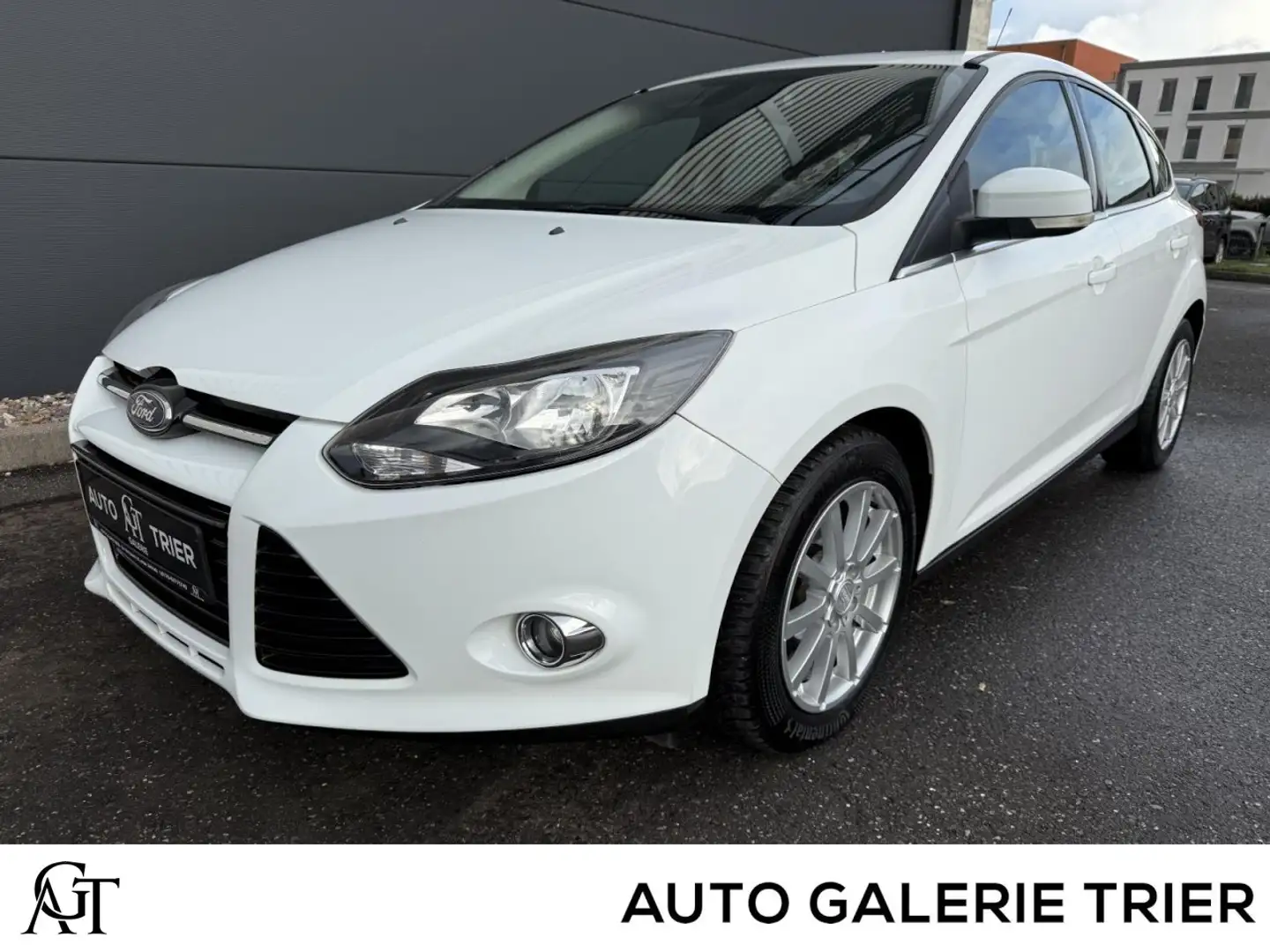 Ford Focus Lim. Titanium SHZ MFL PDC ZV TOP Klima Weiß - 1