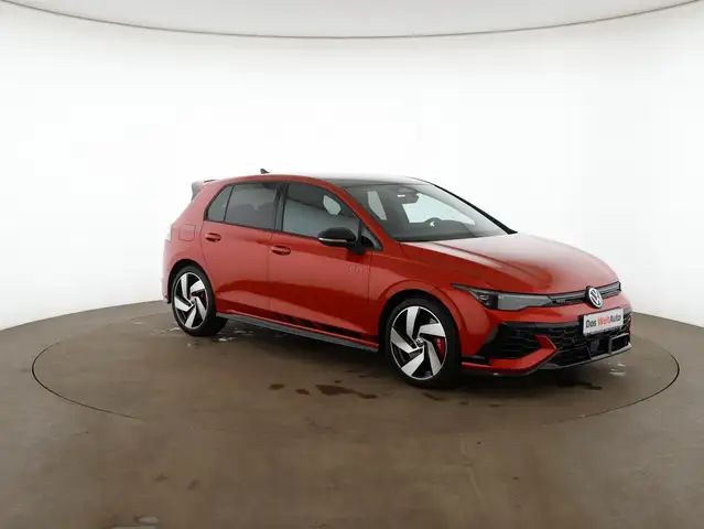 Volkswagen Golf view 2
