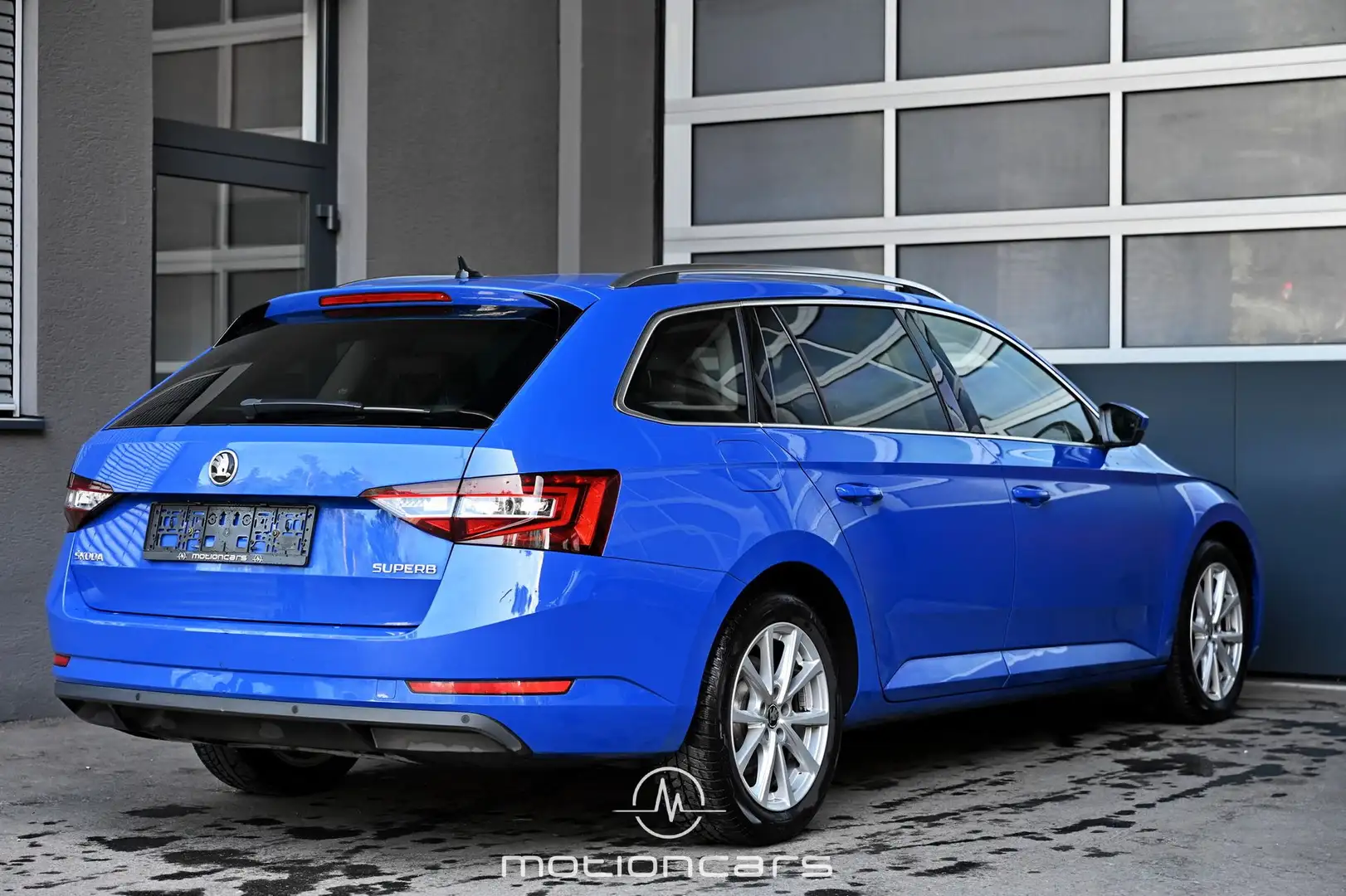 Skoda Superb 2.0 TDI Style DSG Pickerl NEU Blue - 2