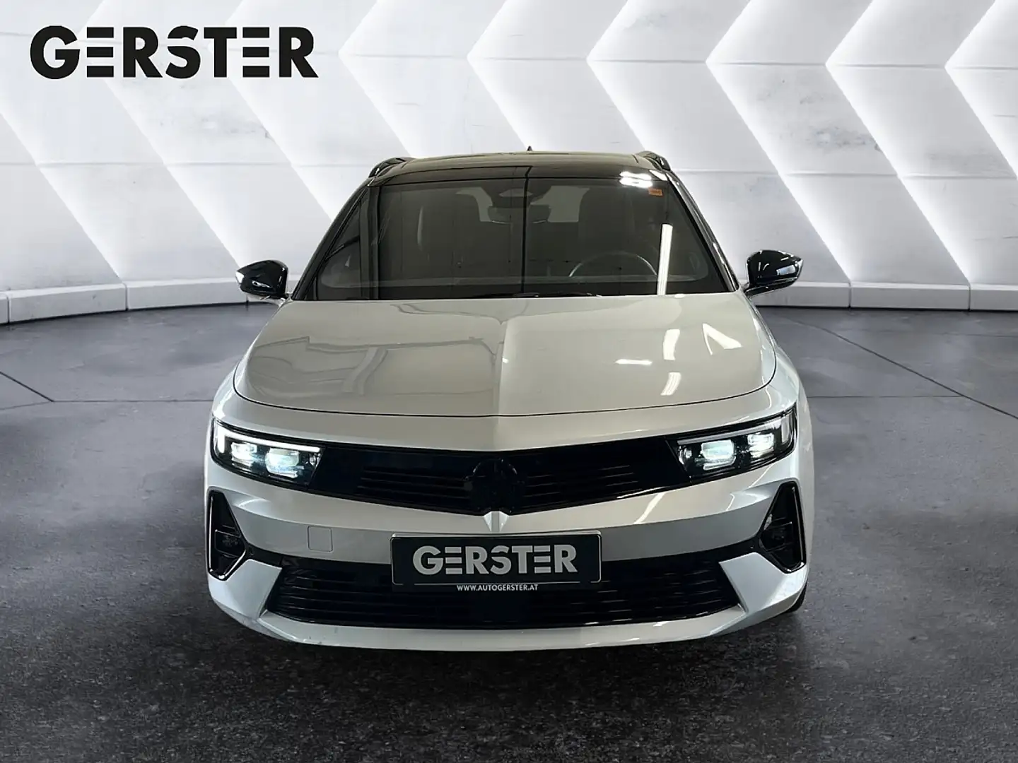 Opel Astra 1,2 Turbo GS Aut. Silber - 2