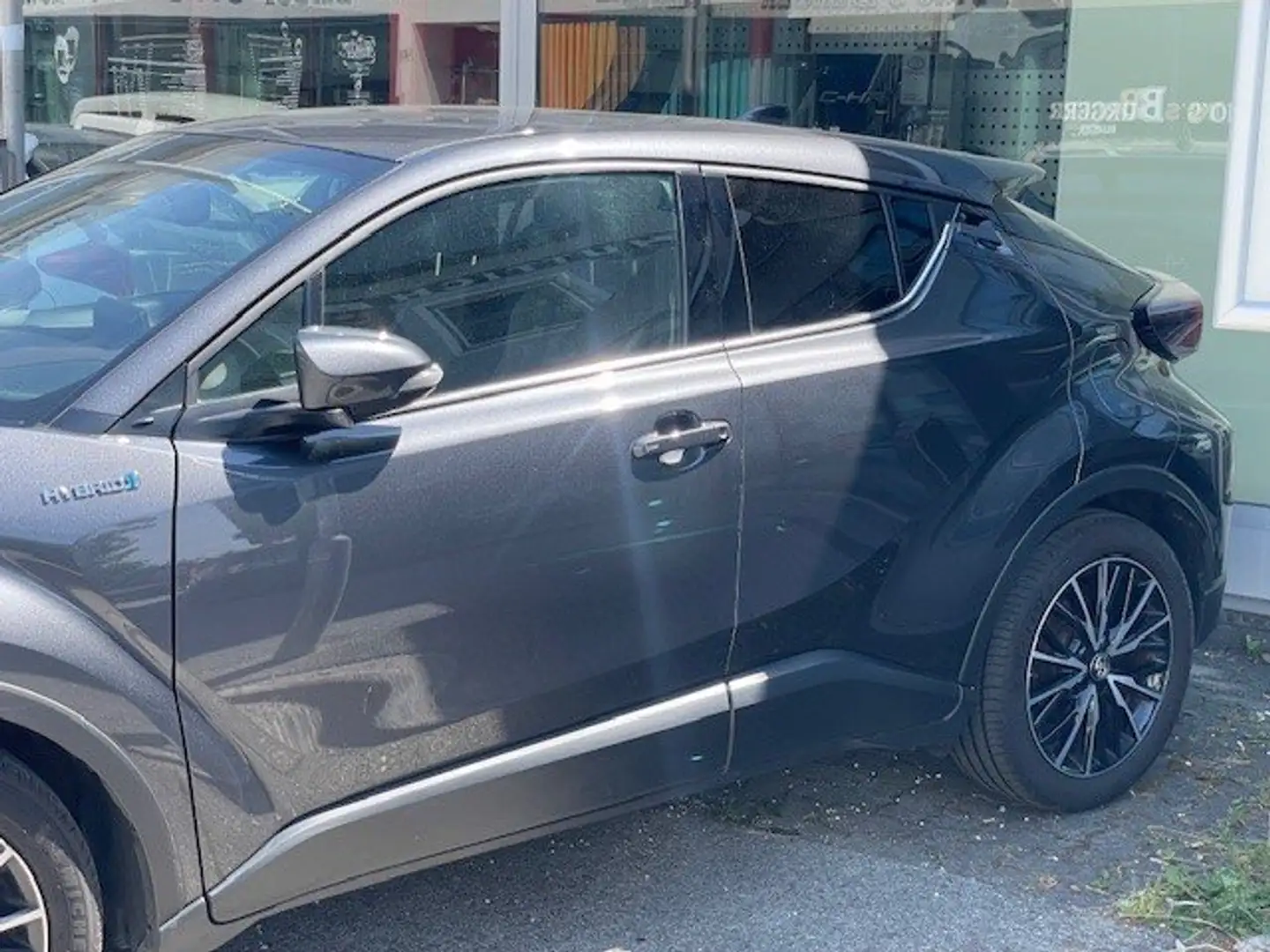 Toyota C-HR 1,8 Hybrid C-HIC CVT NAV* Grau - 2