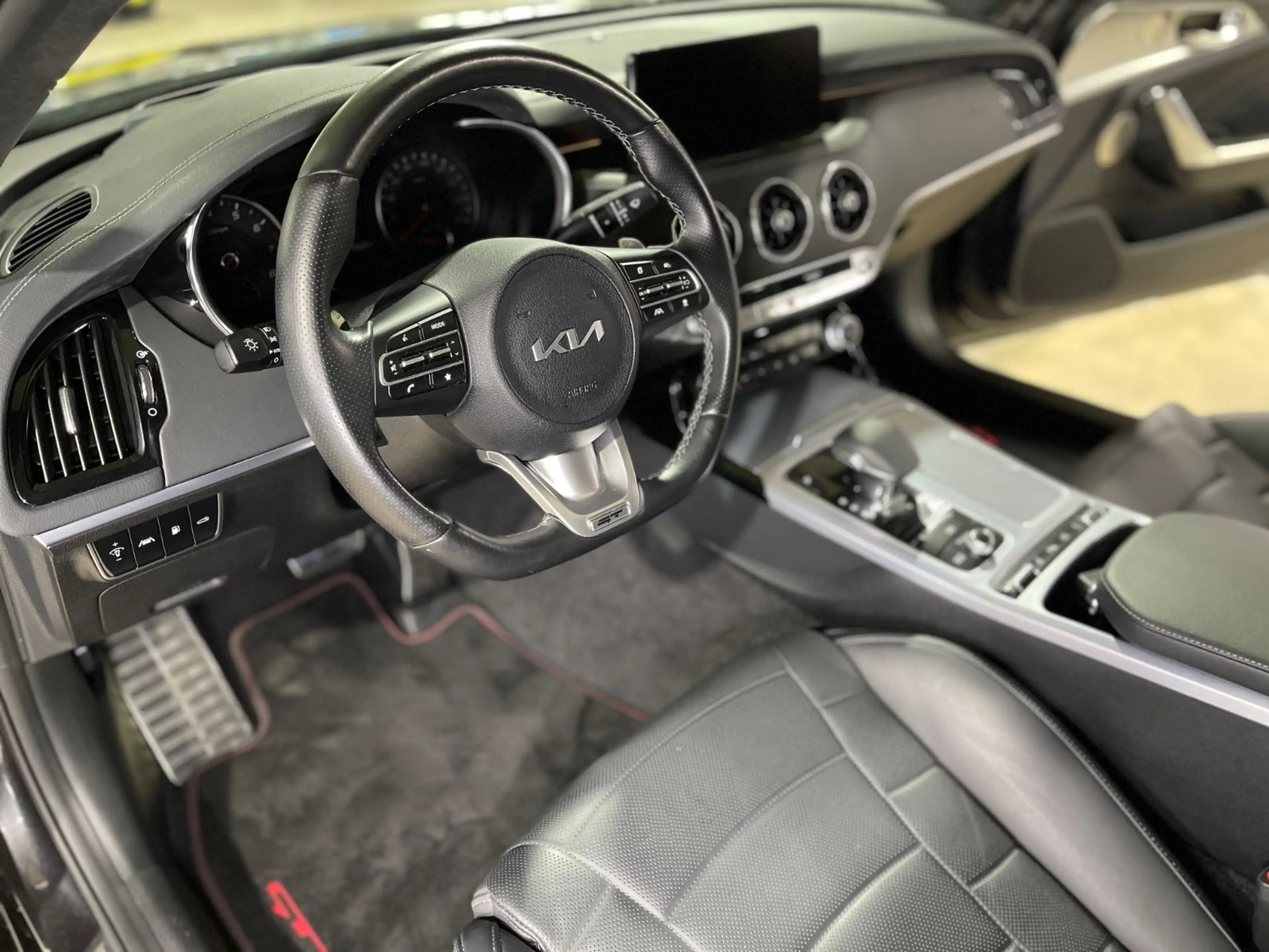 Kia Stinger GT 4WD+360°KAMERA+SCHIEBEDACH+GARANTIE — photo 13