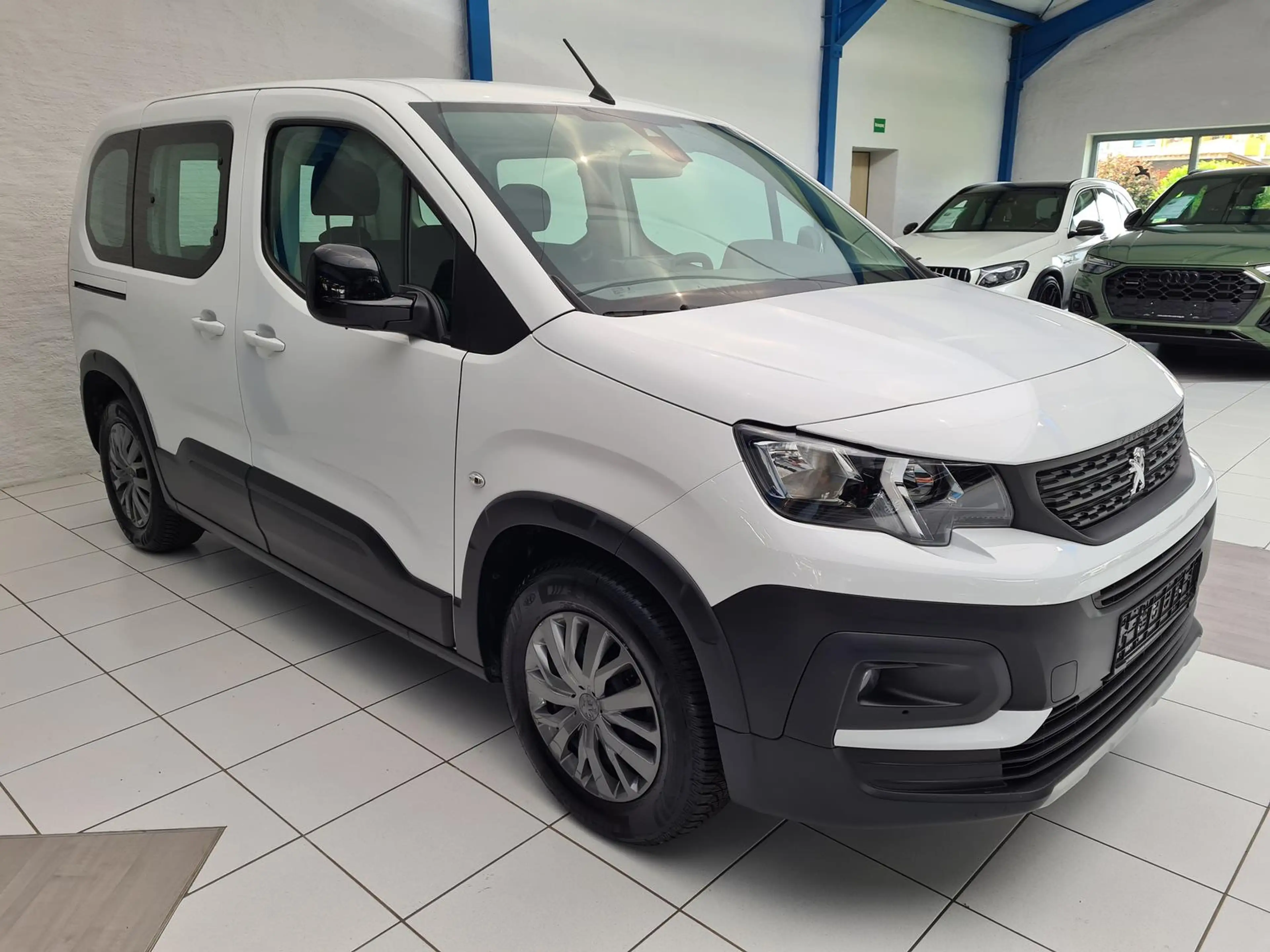 Peugeot e-Rifter Active Pack | 5 Sitze | DAB | Bluetooth — photo 4