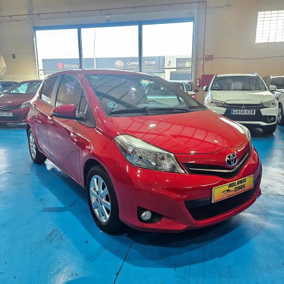 Toyota Yaris 100 ACTIVE Rojo - 2