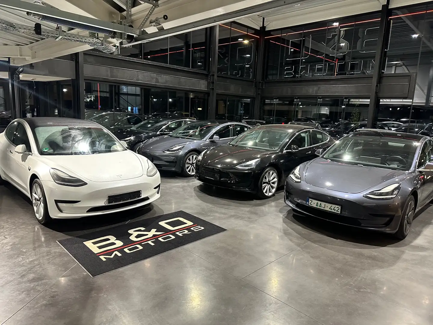Tesla Model 3 44 kWh SR+ FSD, 20247 +BTW   10 stuks beschikbaar Černá - 2