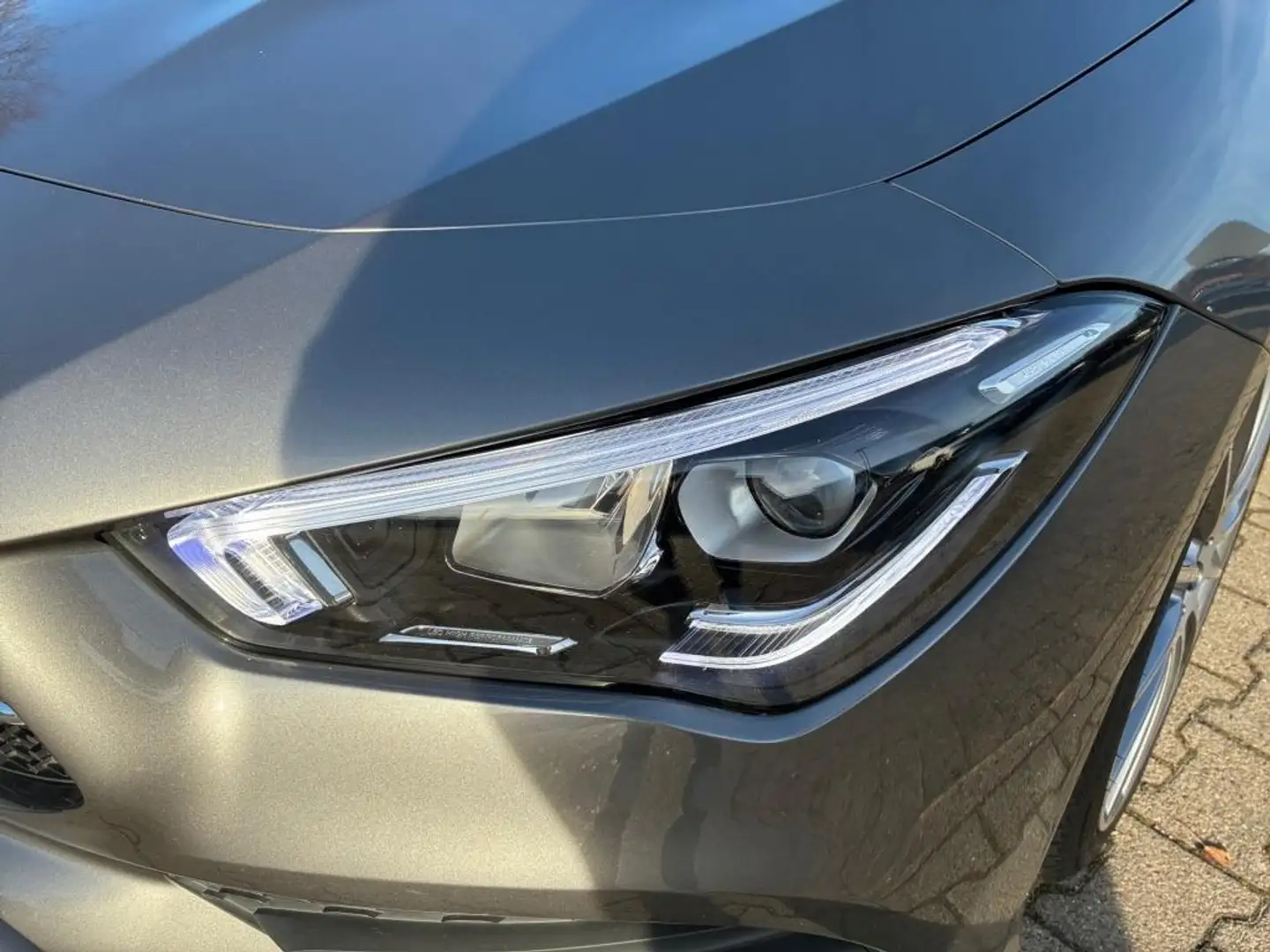 Mercedes-Benz CLA 220 SB AMG AHK 360° LED Tempomat HifiSounds. Grau - 2