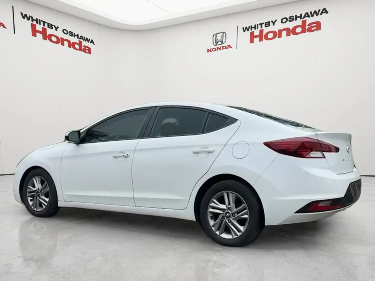 Hyundai ELANTRA photo Hyundai ELANTRA