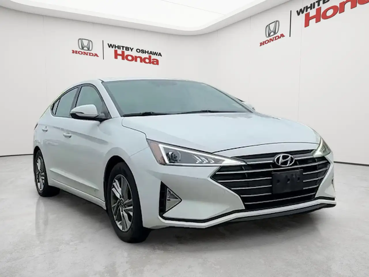 Hyundai ELANTRA photo Hyundai ELANTRA