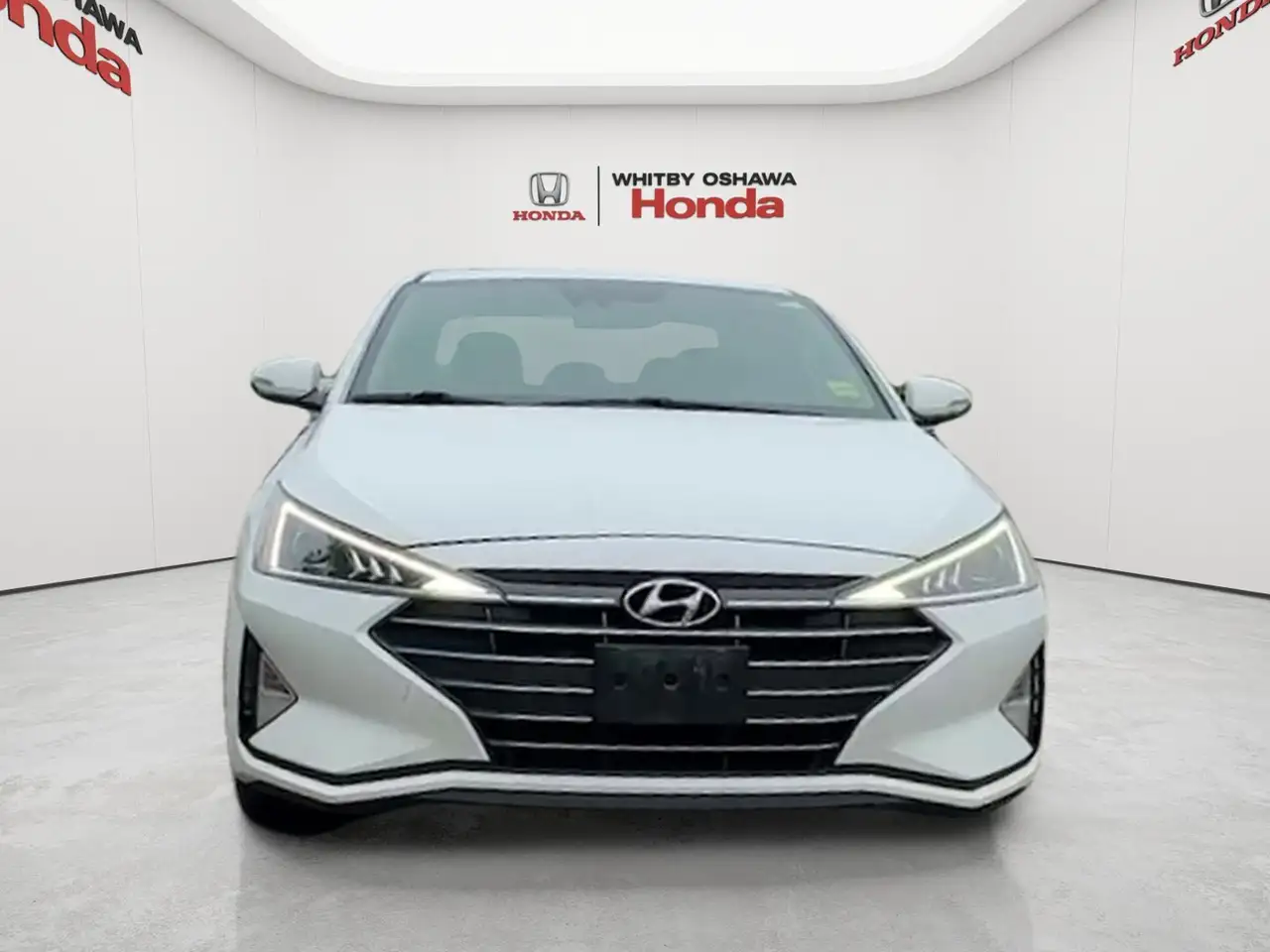 Hyundai ELANTRA photo Hyundai ELANTRA