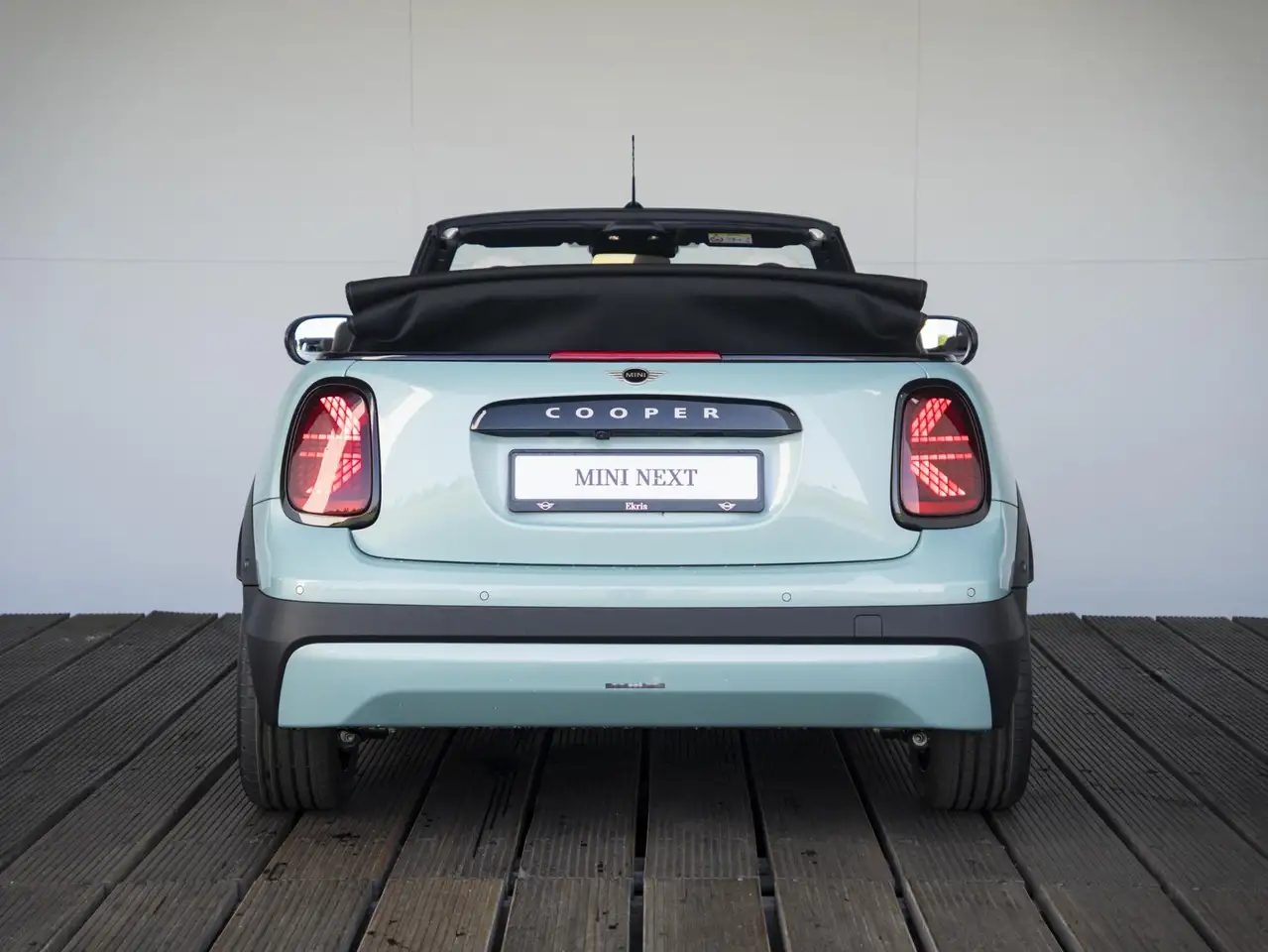 MINI Cooper C Cabrio 2026 — фото 10