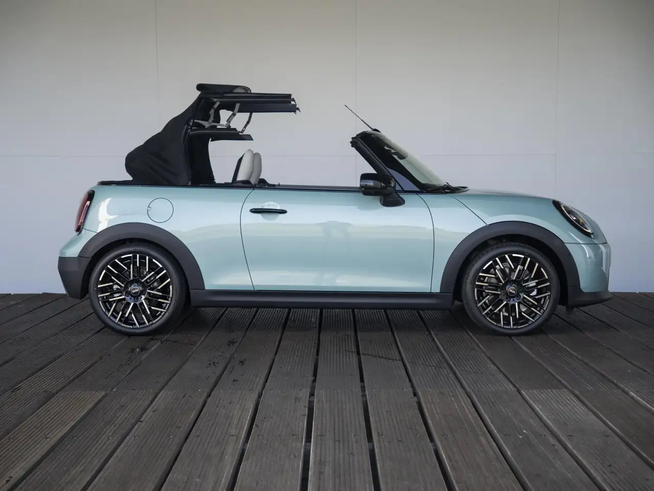MINI Cooper C Cabrio 2026 — фото 8