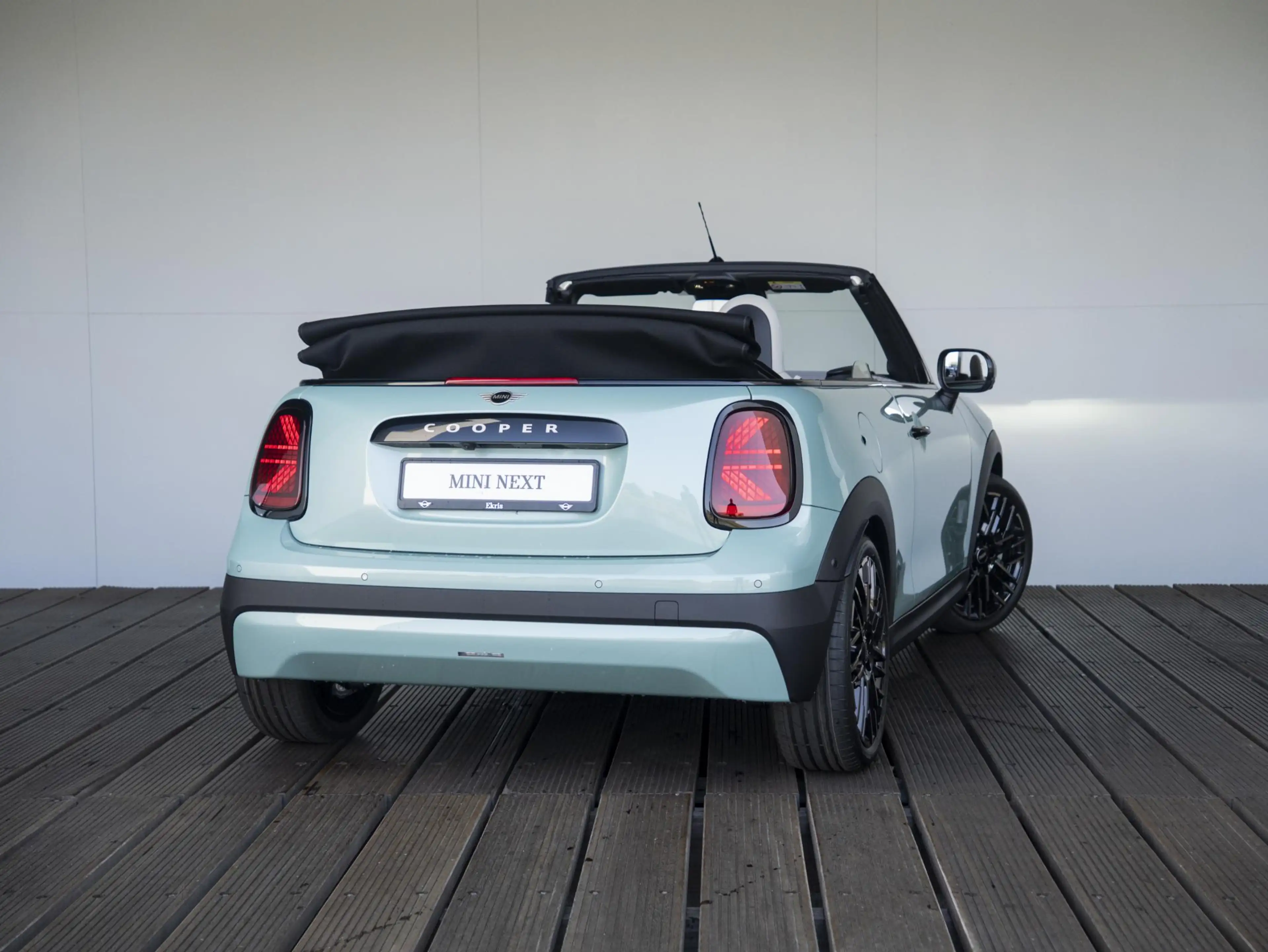 MINI Cooper C Cabrio Favoured XL-pakket | Elektrisch verstelbare stoele — photo 2