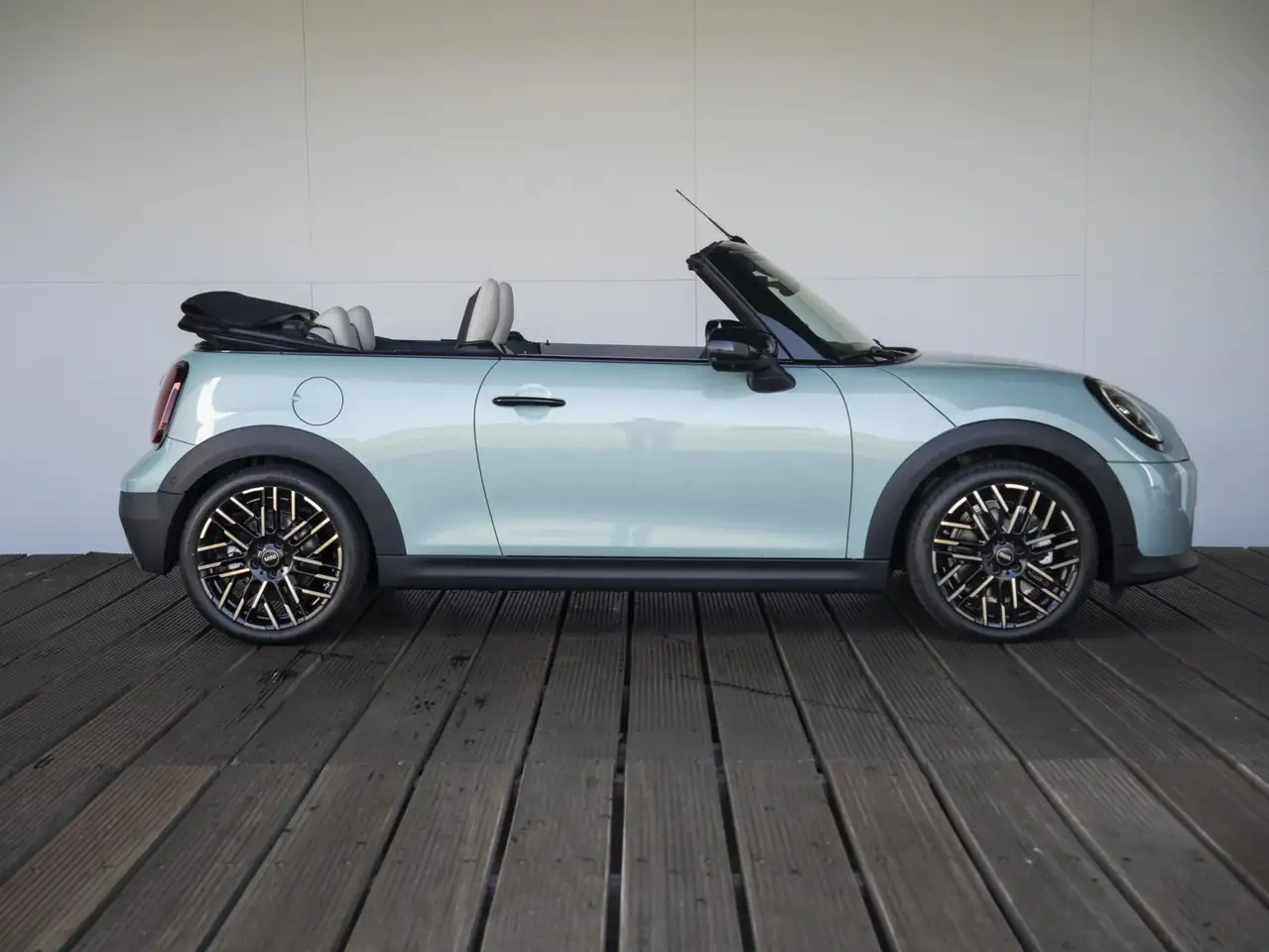 MINI Cooper C Cabrio 2026 — фото 7