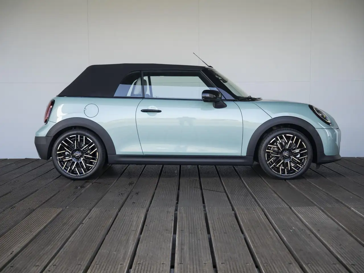MINI Cooper C Cabrio 2026 — фото 9