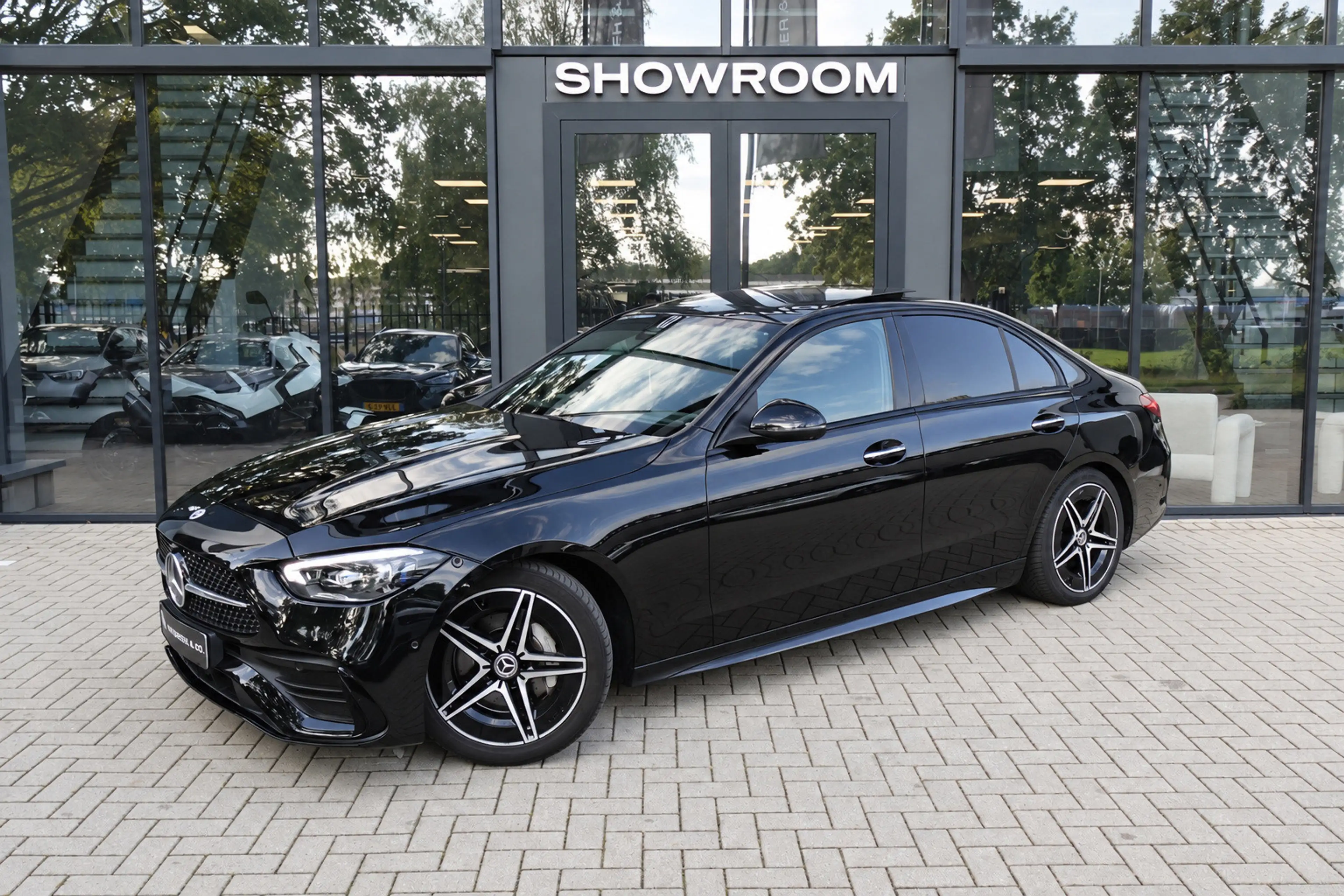 Mercedes-Benz C 200 AMG Line PANO KEYLESS CAM