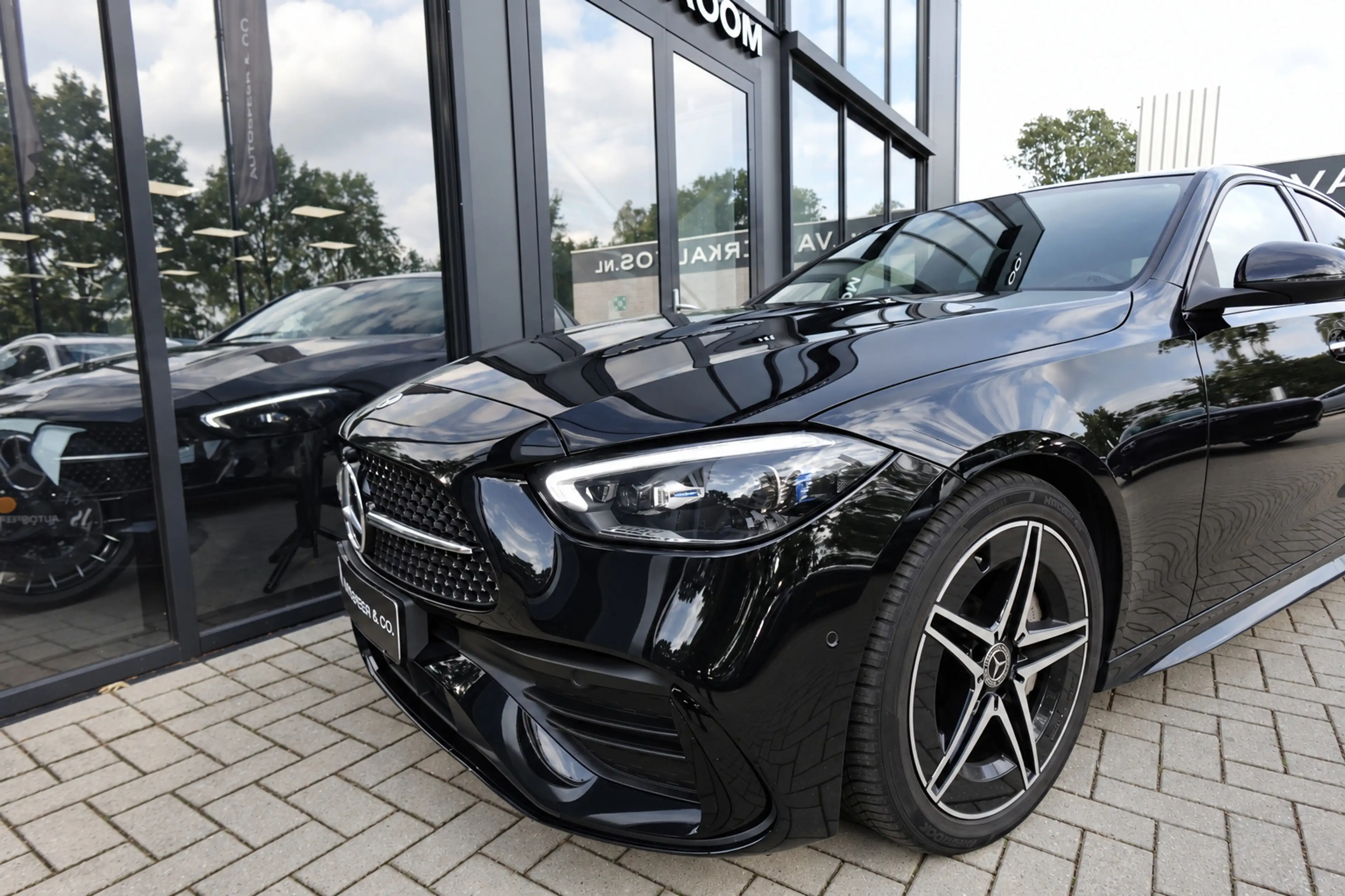Mercedes-Benz C 200 AMG Line PANO KEYLESS CAM — photo 8