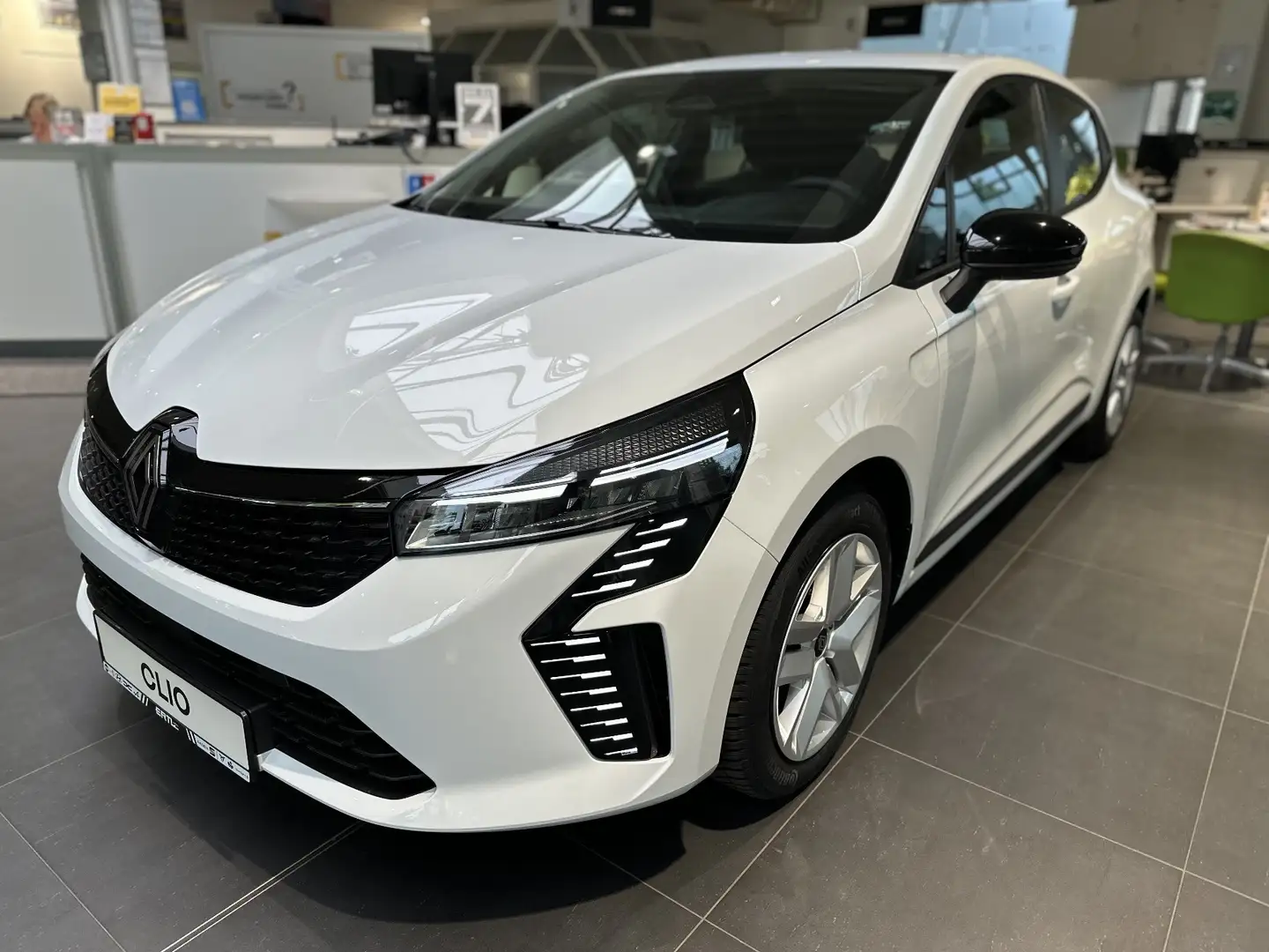 Renault Clio Evolution TCe 90 Blanc - 1