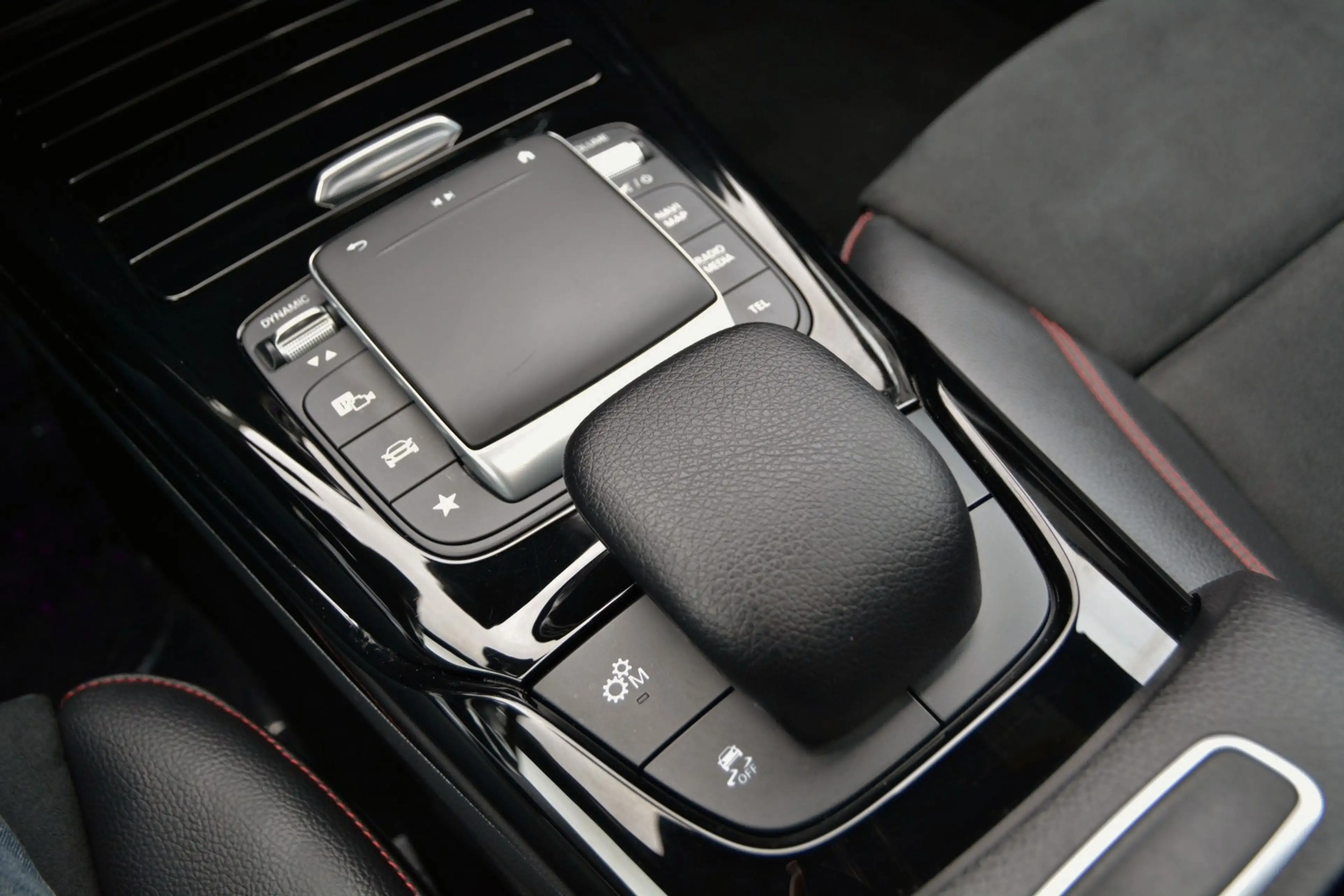 Mercedes-Benz CLA 45 AMG 4-Matic "MATRIX-LEDER-GPS-PANODAK-BURMESTER SOUND-360°CAMERA" — photo 15