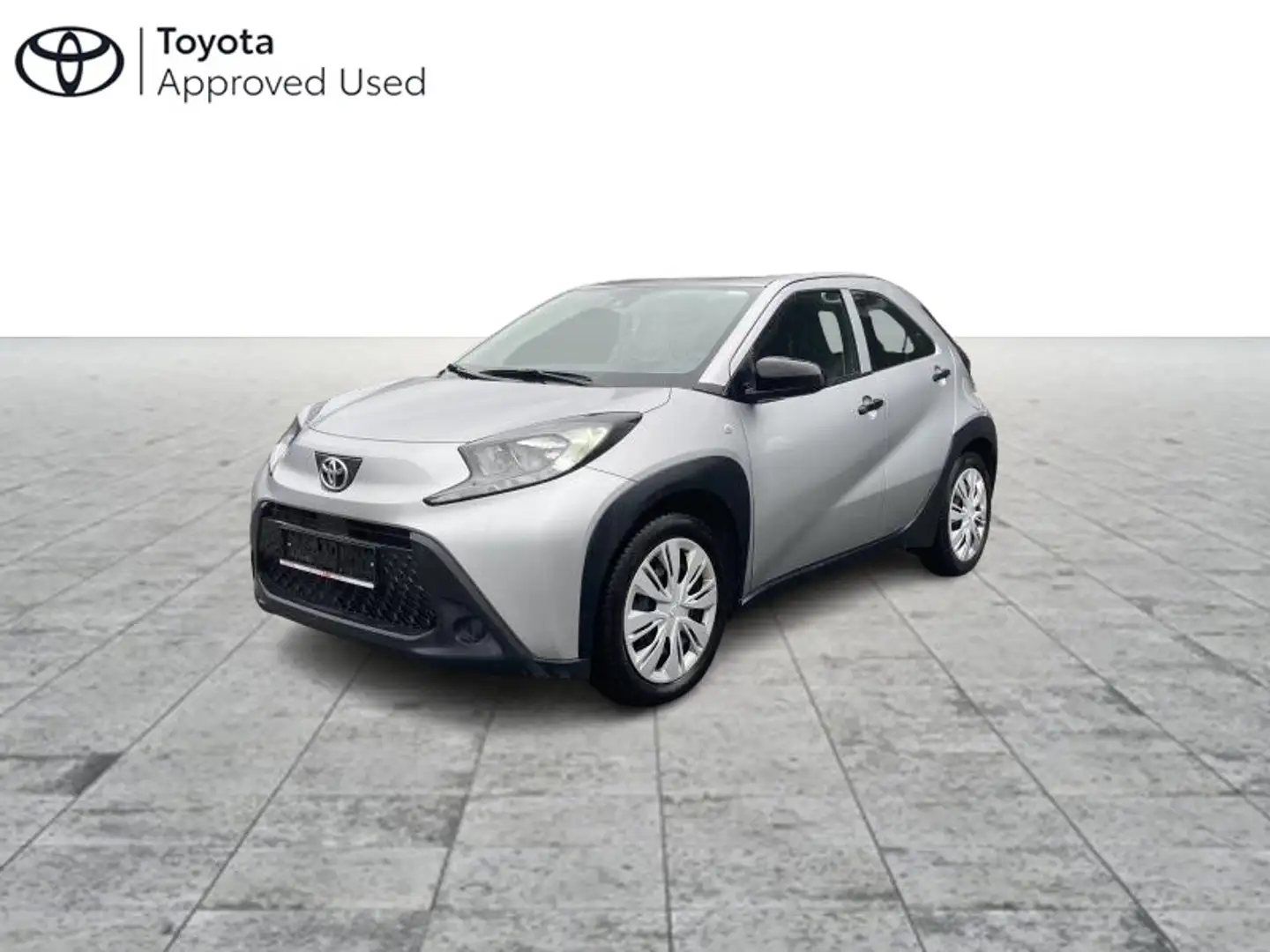Toyota Aygo X 1.0L MT X Grijs - 1