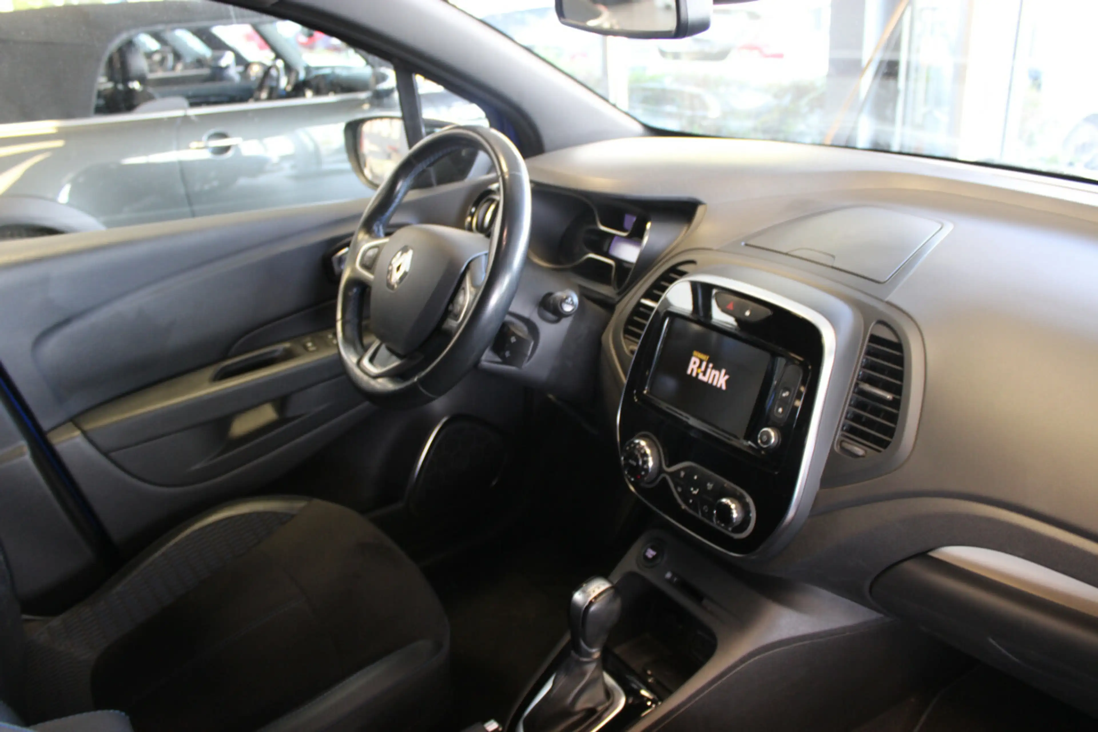 Renault Captur TCe150 EDC GPF VERSION S — photo 8