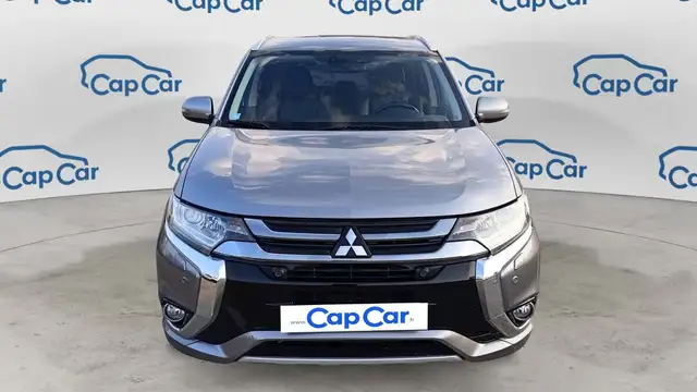 Mitsubishi Outlander view 5