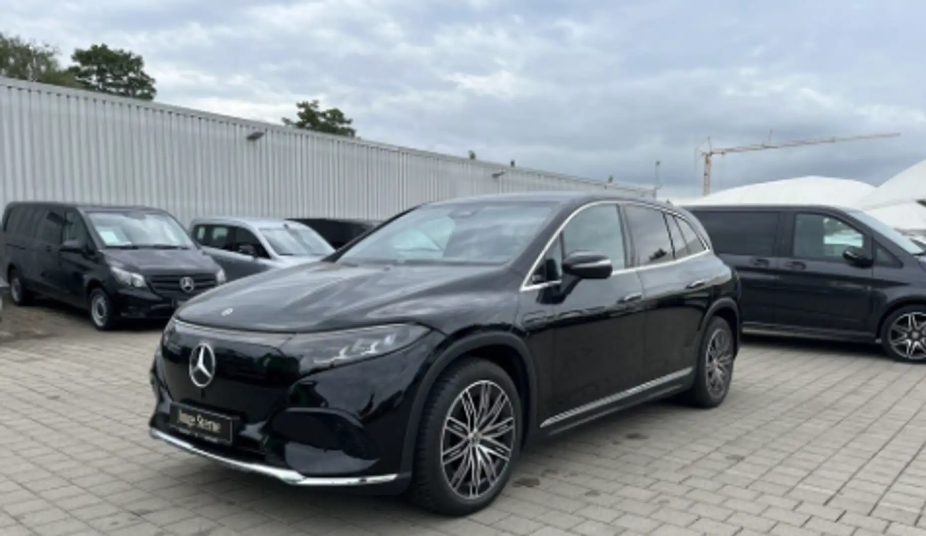 Mercedes-Benz EQS SUV Todoterreno Automático de 5 Puertas Negro - 1