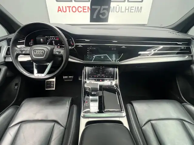Audi SQ7 view 11