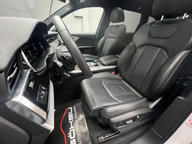 Audi SQ7 view 10