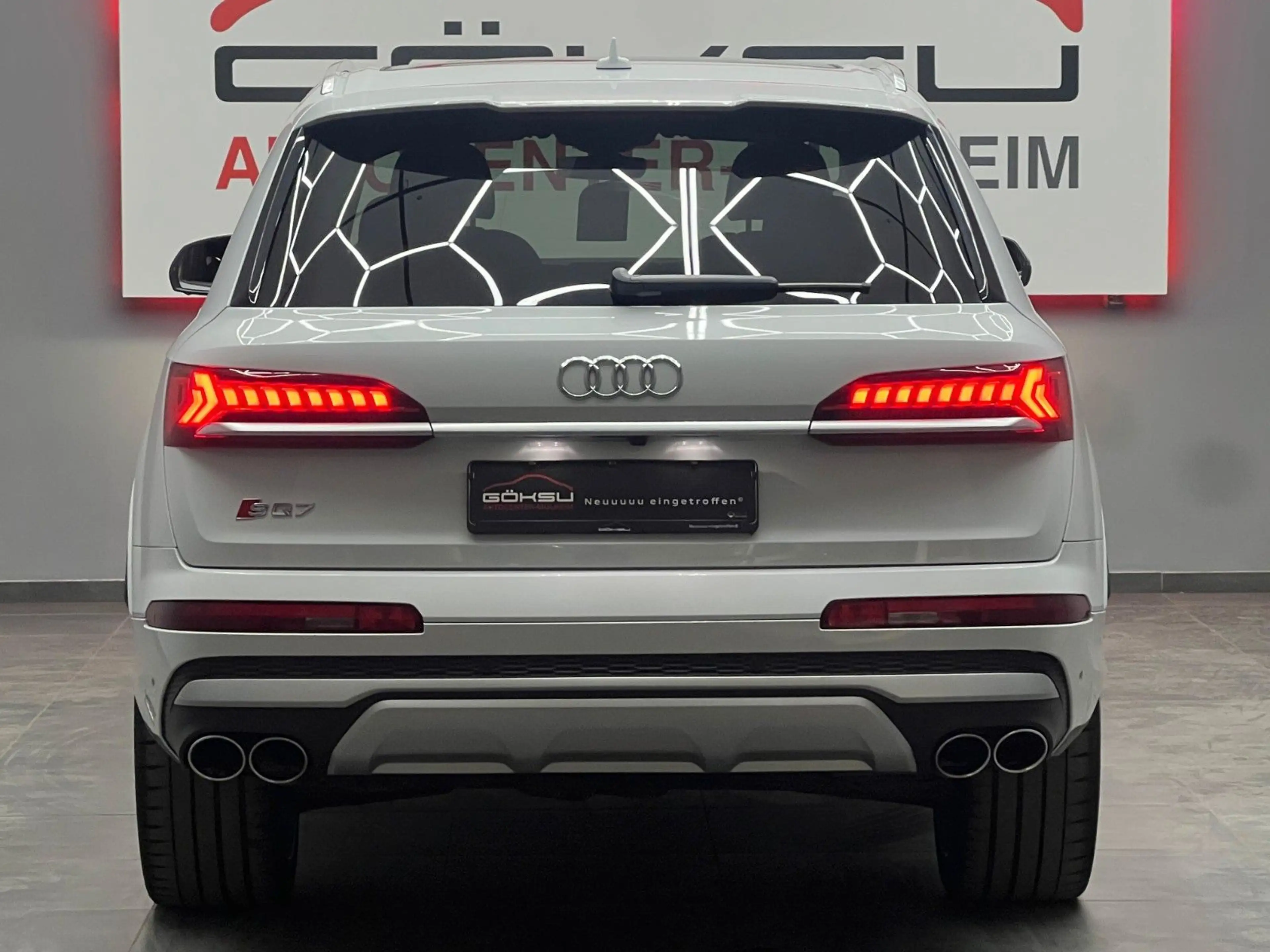 Audi SQ7 4.0 TFSI *Pano*360*Matrix*Luftf.*4.Rad.Lenk* — photo 6