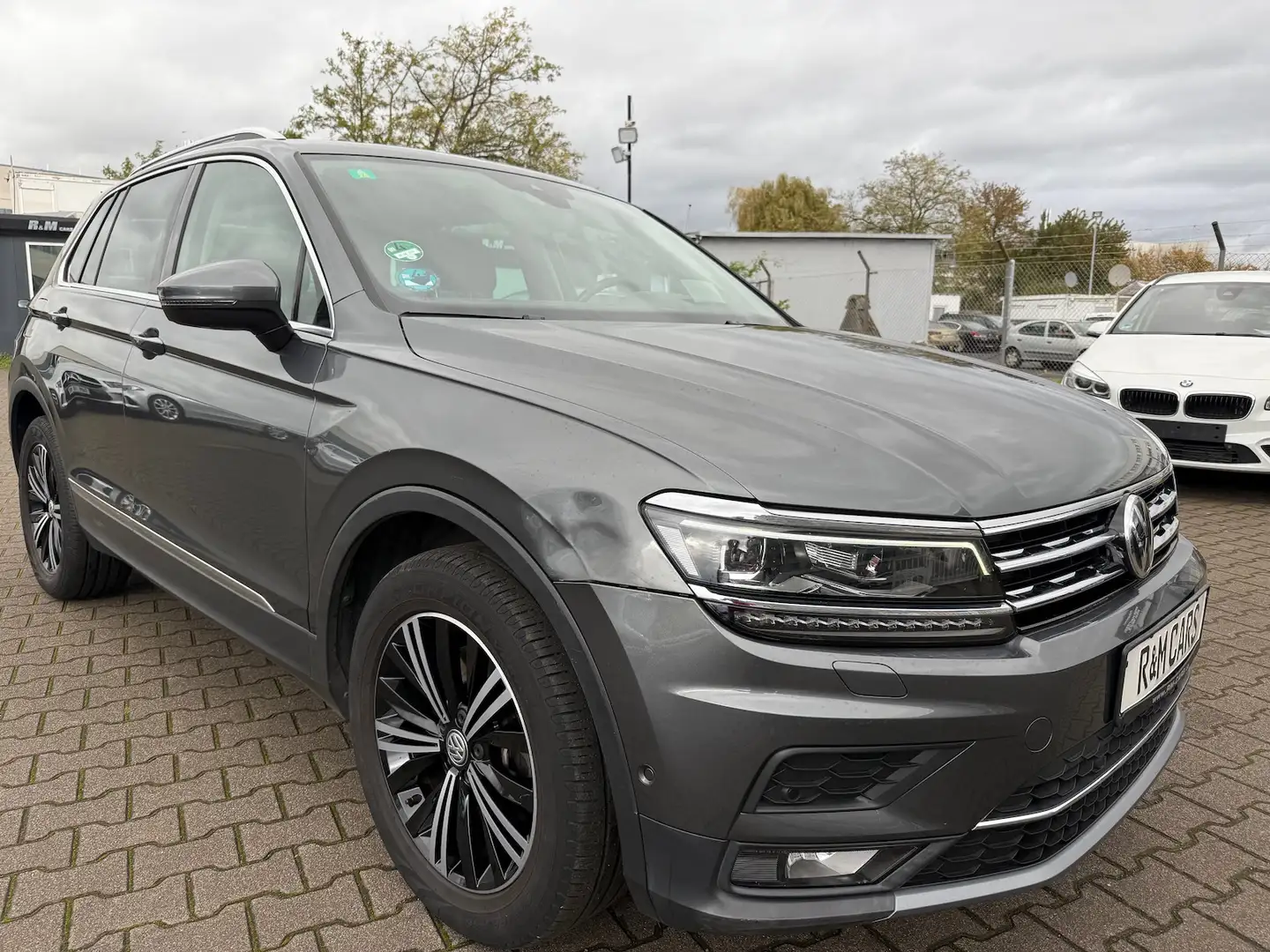 Volkswagen Tiguan 2.0 TSI Highline 4Motion Grijs - 1
