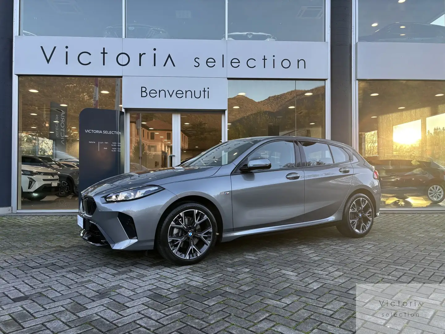 BMW 118 118D M-SPORT 150 CV C.AUTOMATICO CARPLAY RETROCAM Gris - 1