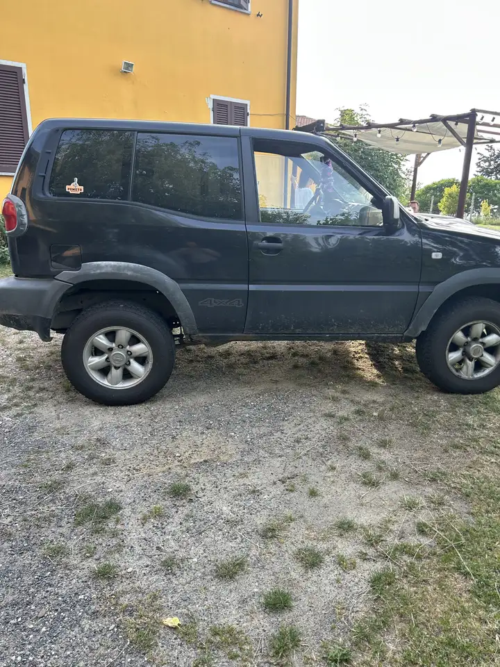 Nissan Terrano 3p 2.7 td Comfort commercial, foto 3