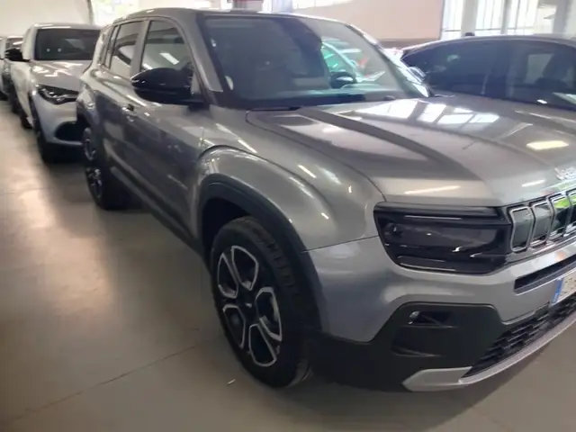 Jeep Avenger view 4