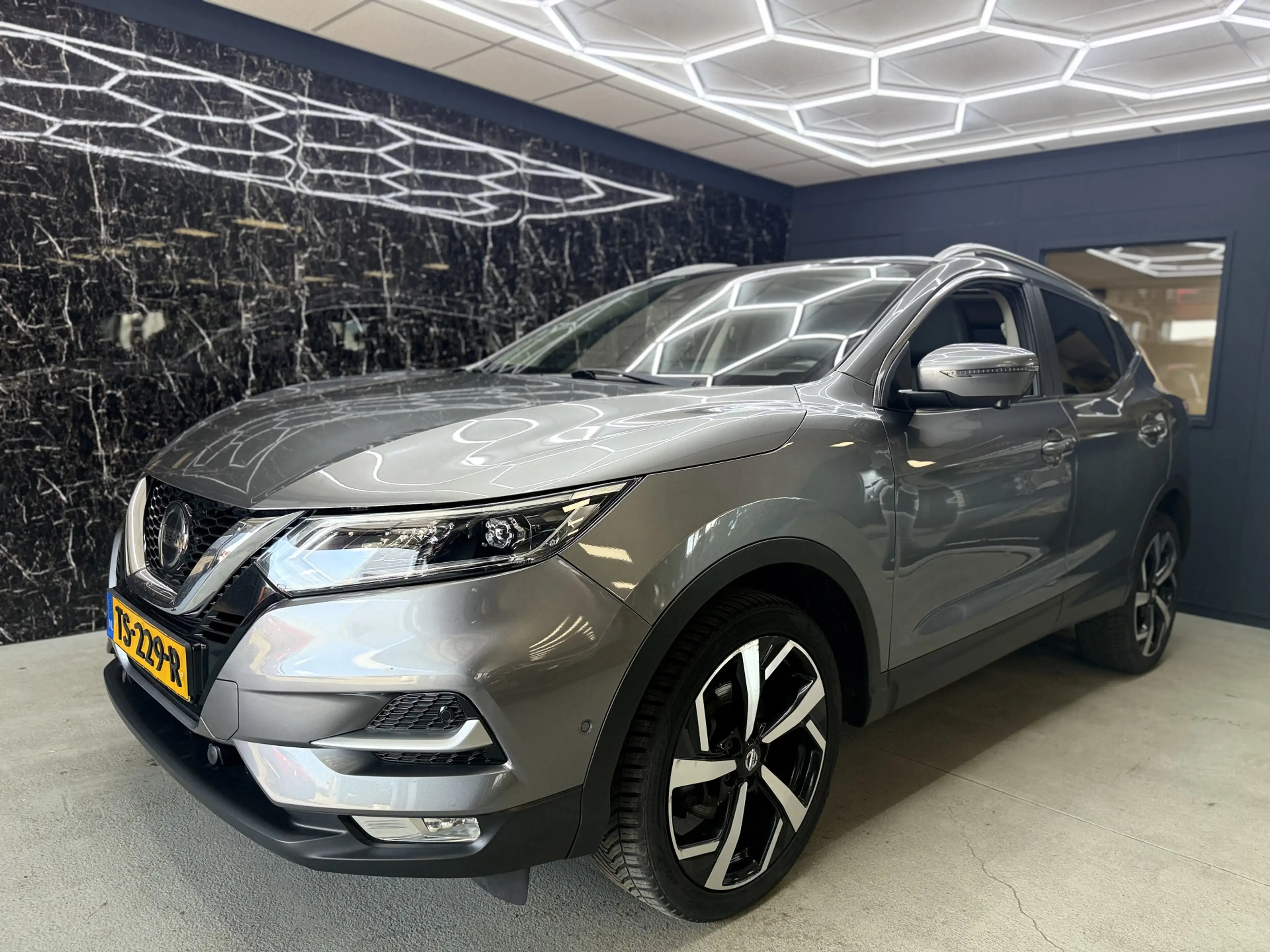 Nissan Qashqai 1.2 Tekna pano/360