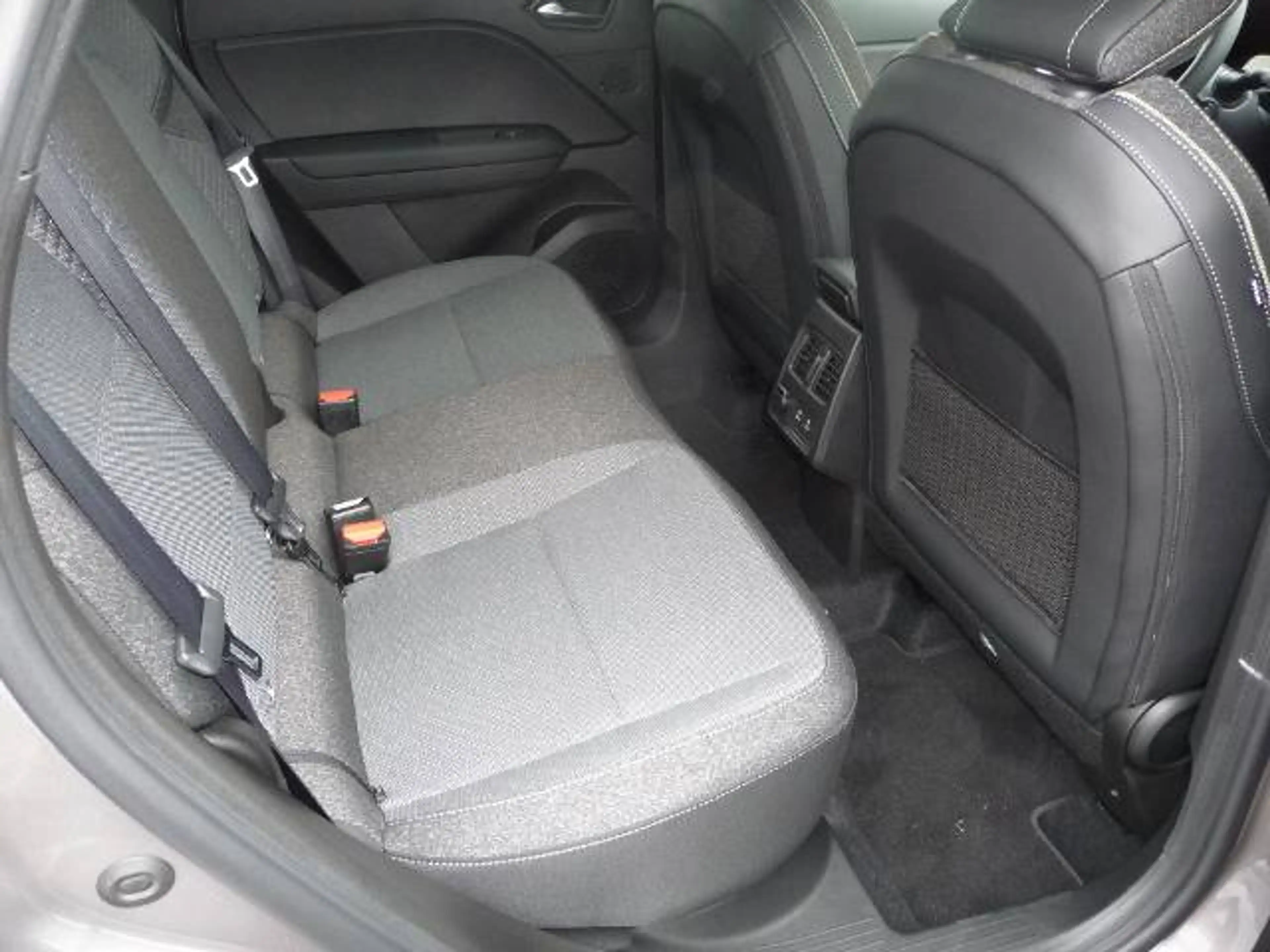 Mitsubishi Grandis Intro Edition 1.8 Hybrid — photo 5
