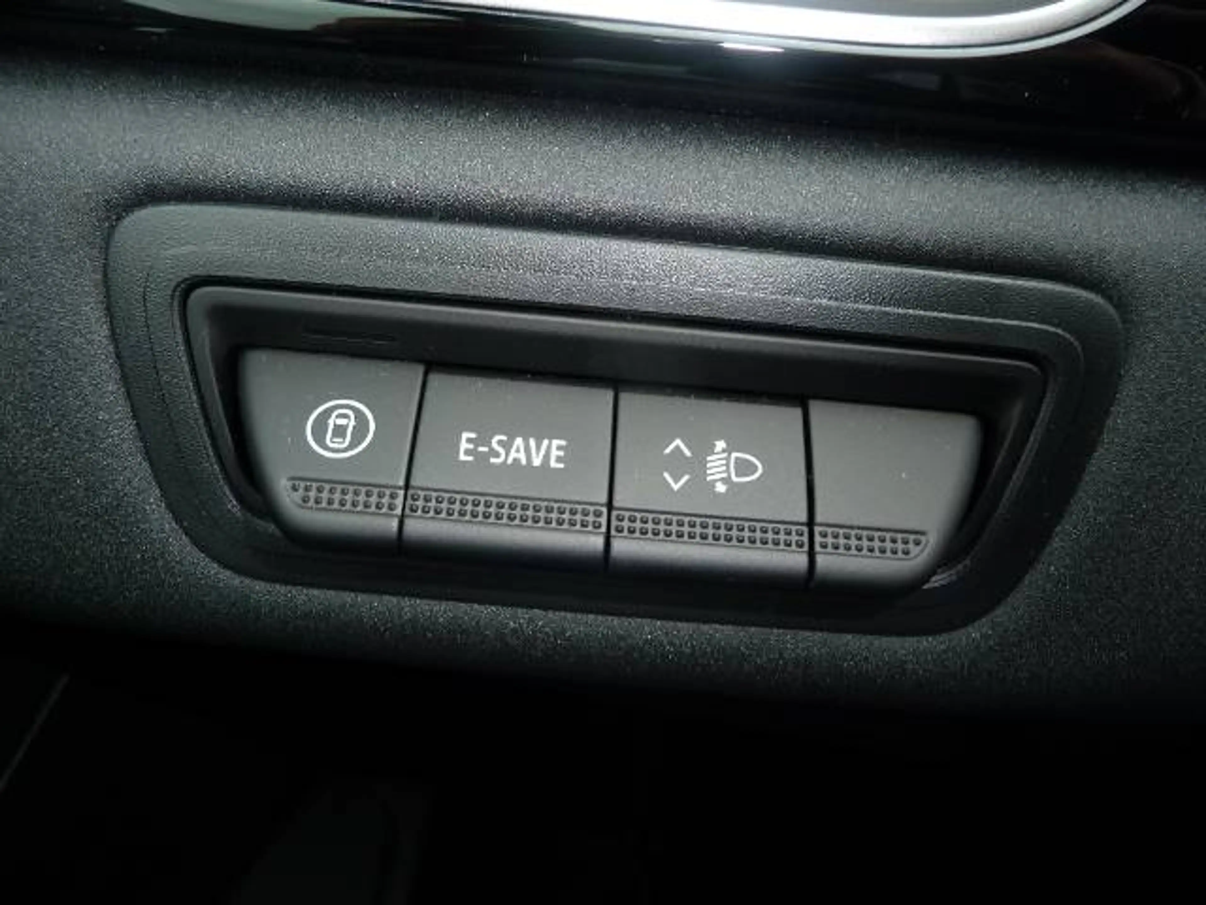 Mitsubishi Grandis Intro Edition 1.8 Hybrid — photo 9