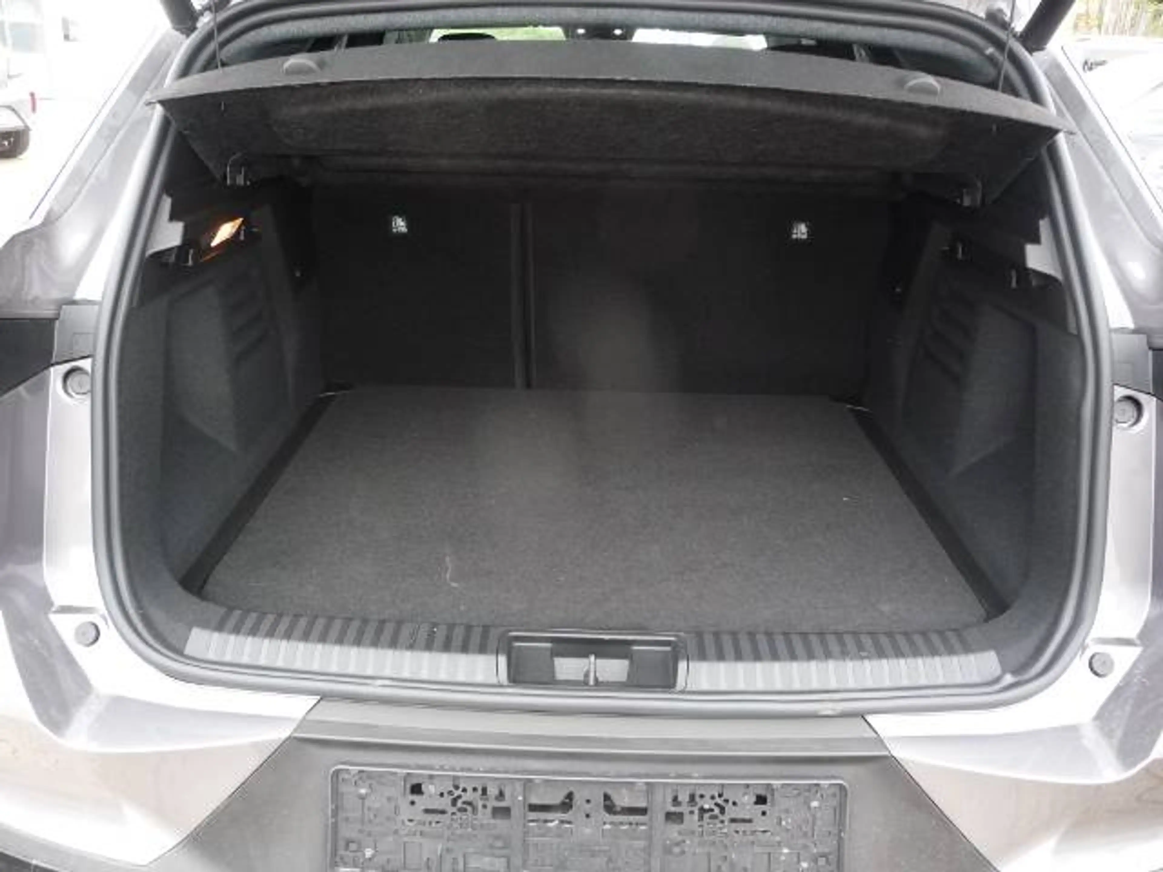 Mitsubishi Grandis Intro Edition 1.8 Hybrid — photo 7