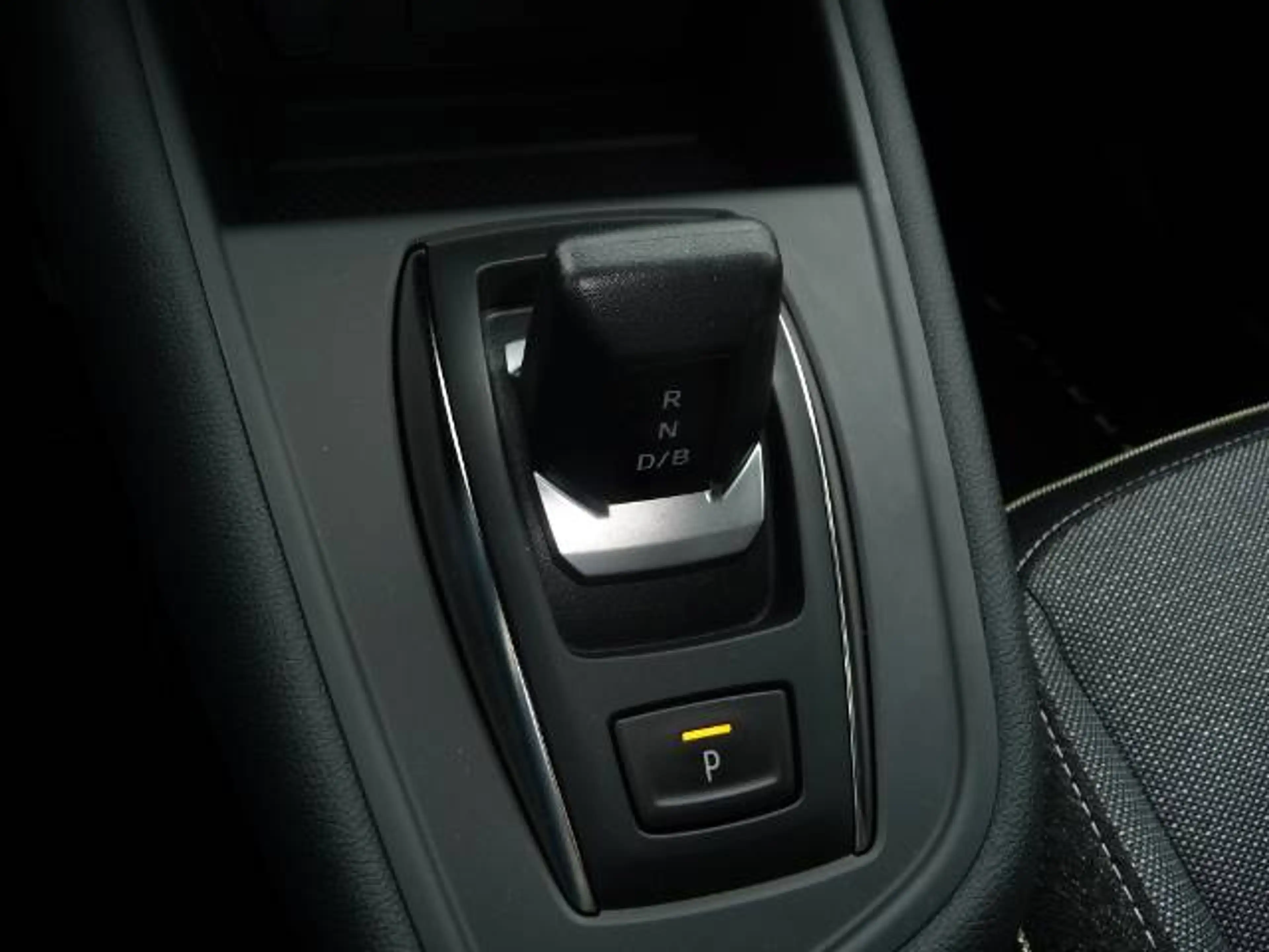 Mitsubishi Grandis Intro Edition 1.8 Hybrid — photo 13
