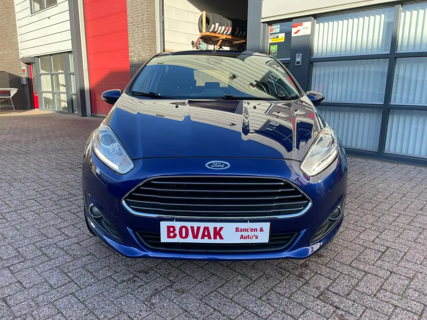 Ford Fiesta AUTOMAAT EcoBoost Titanium Blauw - 2