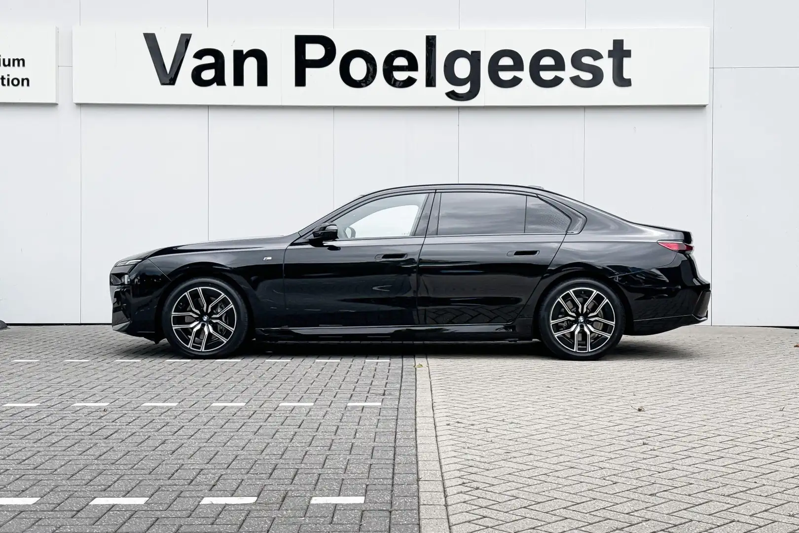BMW i7 xDrive60 106 kWh | M Sport | entertainment system Noir - 2