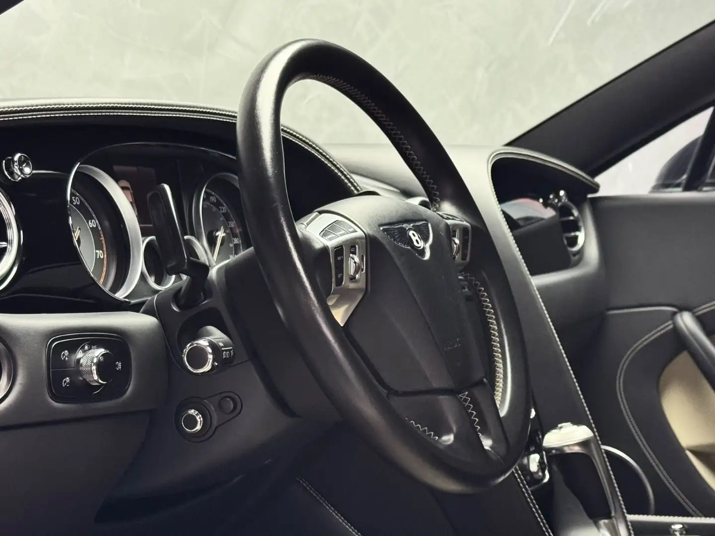 Bentley Continental GT 4.0 V8 S 4WD MULLINER LUFT ACC Weiß - 2