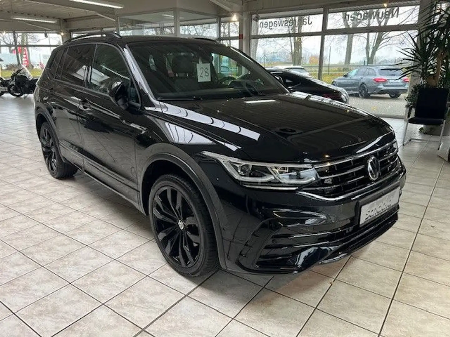 Volkswagen Tiguan Allspace R-Line 4Motion,Pano,Soundsystem Schwarz - 1
