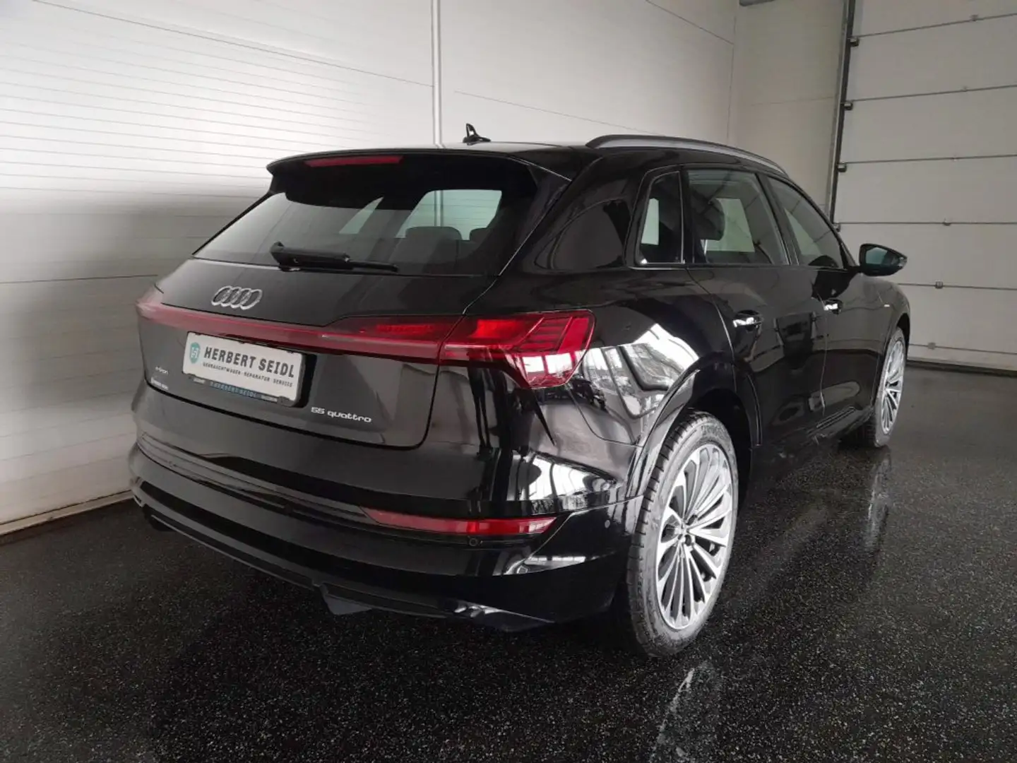 Audi e-tron 55 quattro S-LINE BLACK *NP: € 96.522,- / 21 ZOLL / LEDER / MATRIX-LED / HEAD-UP / OPTIKPAKET* Schwarz - 2